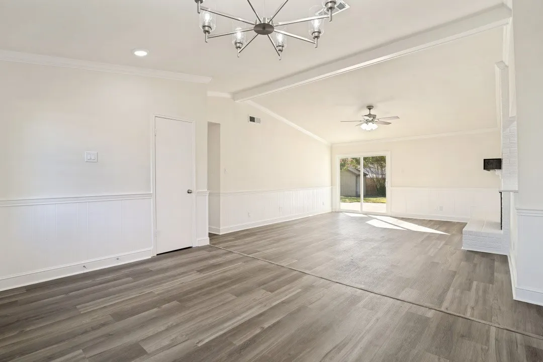 Single Family Residence For Sale in Dallas County , 622 Grinnell Drive, Garland, Texas 75043, 3 Bedroom, 2 Bathroom, 2 Garage spaces, 1,690 Sqft, built in 1977, mls#21359561, Real Estate Agent in Garland, Homes For Sale in Dallas county, Homes For Sale in Garland, Realtor in Garland Texas, Real Estate Brokerage Independent Realty Texas, Luminita Cordes Realtor