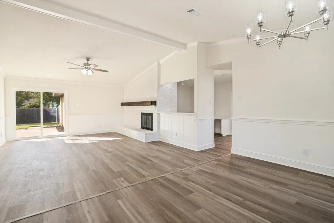 Single Family Residence For Sale in Dallas County , 622 Grinnell Drive, Garland, Texas 75043, 3 Bedroom, 2 Bathroom, 2 Garage spaces, 1,690 Sqft, built in 1977, mls#21359561, Real Estate Agent in Garland, Homes For Sale in Dallas county, Homes For Sale in Garland, Realtor in Garland Texas, Real Estate Brokerage Independent Realty Texas, Luminita Cordes Realtor