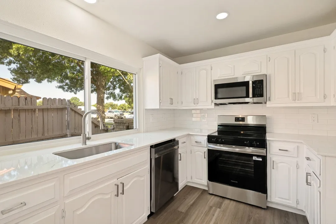 Single Family Residence For Sale in Dallas County , 622 Grinnell Drive, Garland, Texas 75043, 3 Bedroom, 2 Bathroom, 2 Garage spaces, 1,690 Sqft, built in 1977, mls#21359561, Real Estate Agent in Garland, Homes For Sale in Dallas county, Homes For Sale in Garland, Realtor in Garland Texas, Real Estate Brokerage Independent Realty Texas, Luminita Cordes Realtor