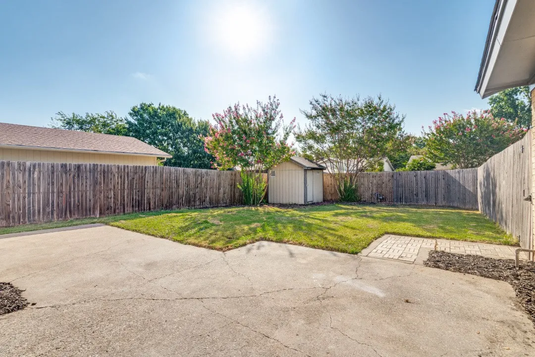 Single Family Residence For Sale in Dallas County , 622 Grinnell Drive, Garland, Texas 75043, 3 Bedroom, 2 Bathroom, 2 Garage spaces, 1,690 Sqft, built in 1977, mls#21359561, Real Estate Agent in Garland, Homes For Sale in Dallas county, Homes For Sale in Garland, Realtor in Garland Texas, Real Estate Brokerage Independent Realty Texas, Luminita Cordes Realtor