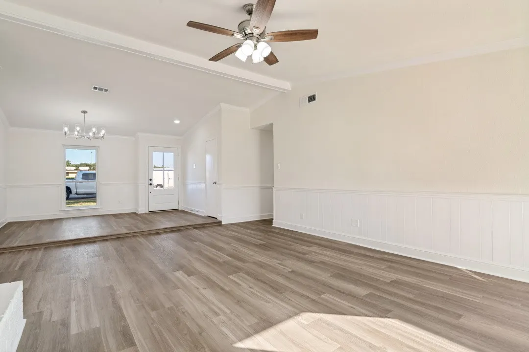 Single Family Residence For Sale in Dallas County , 622 Grinnell Drive, Garland, Texas 75043, 3 Bedroom, 2 Bathroom, 2 Garage spaces, 1,690 Sqft, built in 1977, mls#21359561, Real Estate Agent in Garland, Homes For Sale in Dallas county, Homes For Sale in Garland, Realtor in Garland Texas, Real Estate Brokerage Independent Realty Texas, Luminita Cordes Realtor