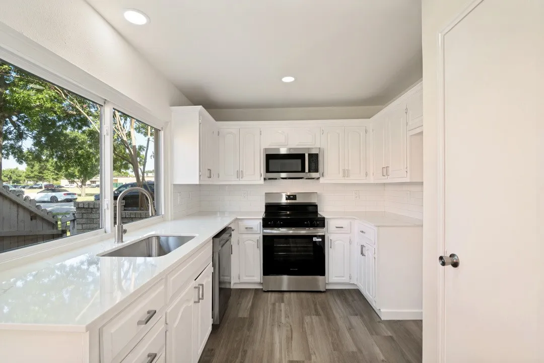 Single Family Residence For Sale in Dallas County , 622 Grinnell Drive, Garland, Texas 75043, 3 Bedroom, 2 Bathroom, 2 Garage spaces, 1,690 Sqft, built in 1977, mls#21359561, Real Estate Agent in Garland, Homes For Sale in Dallas county, Homes For Sale in Garland, Realtor in Garland Texas, Real Estate Brokerage Independent Realty Texas, Luminita Cordes Realtor