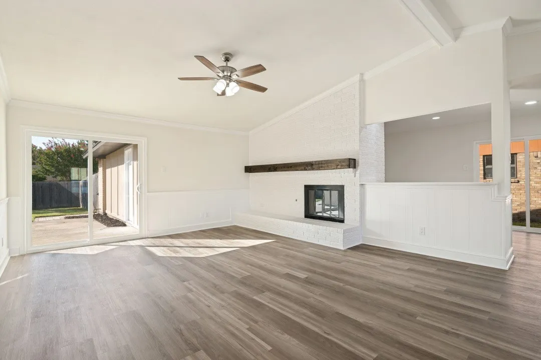 Single Family Residence For Sale in Dallas County , 622 Grinnell Drive, Garland, Texas 75043, 3 Bedroom, 2 Bathroom, 2 Garage spaces, 1,690 Sqft, built in 1977, mls#21359561, Real Estate Agent in Garland, Homes For Sale in Dallas county, Homes For Sale in Garland, Realtor in Garland Texas, Real Estate Brokerage Independent Realty Texas, Luminita Cordes Realtor
