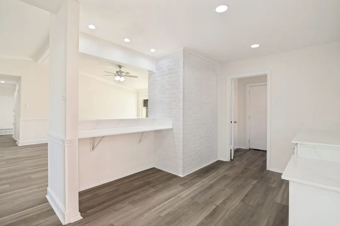 Single Family Residence For Sale in Dallas County , 622 Grinnell Drive, Garland, Texas 75043, 3 Bedroom, 2 Bathroom, 2 Garage spaces, 1,690 Sqft, built in 1977, mls#21359561, Real Estate Agent in Garland, Homes For Sale in Dallas county, Homes For Sale in Garland, Realtor in Garland Texas, Real Estate Brokerage Independent Realty Texas, Luminita Cordes Realtor