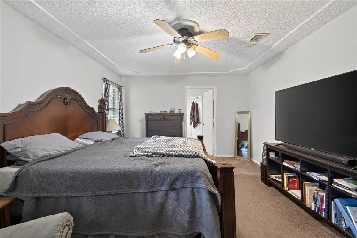 Single Family Residence For Sale in Tarrant County , 8204 Starnes Road, North Richland Hills, Texas 76182, 3 Bedroom, 2 Bathroom, 2 Garage spaces, 2,059 Sqft, built in 1979, mls#21360155, Real Estate Agent in North Richland Hills, Homes For Sale in Tarrant county, Homes For Sale in North Richland Hills, Realtor in North Richland Hills Texas, Real Estate Brokerage Independent Realty Texas, Luminita Cordes Realtor