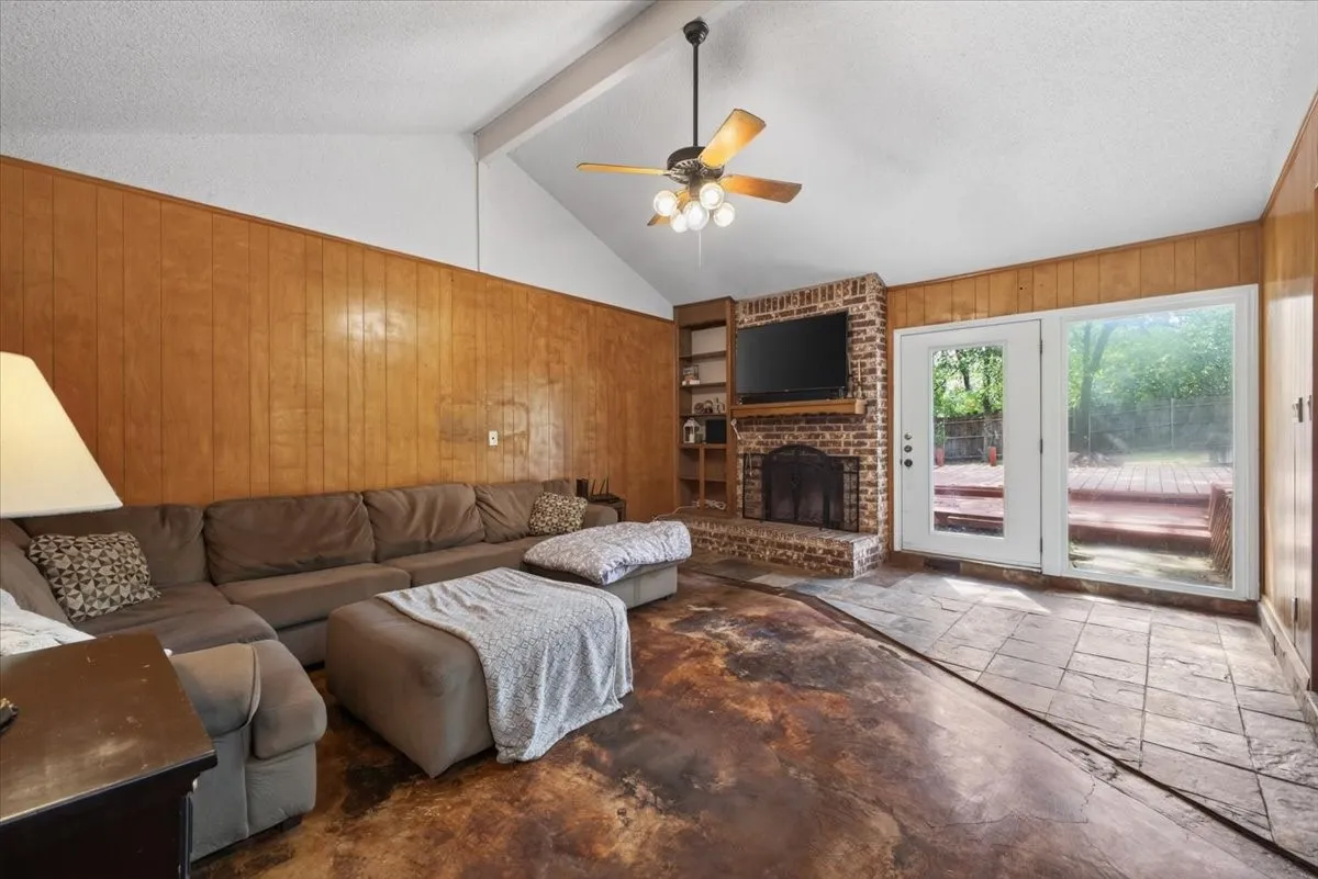 Single Family Residence For Sale in Tarrant County , 8204 Starnes Road, North Richland Hills, Texas 76182, 3 Bedroom, 2 Bathroom, 2 Garage spaces, 2,059 Sqft, built in 1979, mls#21360155, Real Estate Agent in North Richland Hills, Homes For Sale in Tarrant county, Homes For Sale in North Richland Hills, Realtor in North Richland Hills Texas, Real Estate Brokerage Independent Realty Texas, Luminita Cordes Realtor