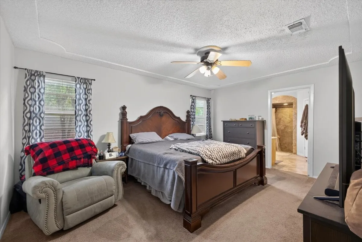 Single Family Residence For Sale in Tarrant County , 8204 Starnes Road, North Richland Hills, Texas 76182, 3 Bedroom, 2 Bathroom, 2 Garage spaces, 2,059 Sqft, built in 1979, mls#21360155, Real Estate Agent in North Richland Hills, Homes For Sale in Tarrant county, Homes For Sale in North Richland Hills, Realtor in North Richland Hills Texas, Real Estate Brokerage Independent Realty Texas, Luminita Cordes Realtor