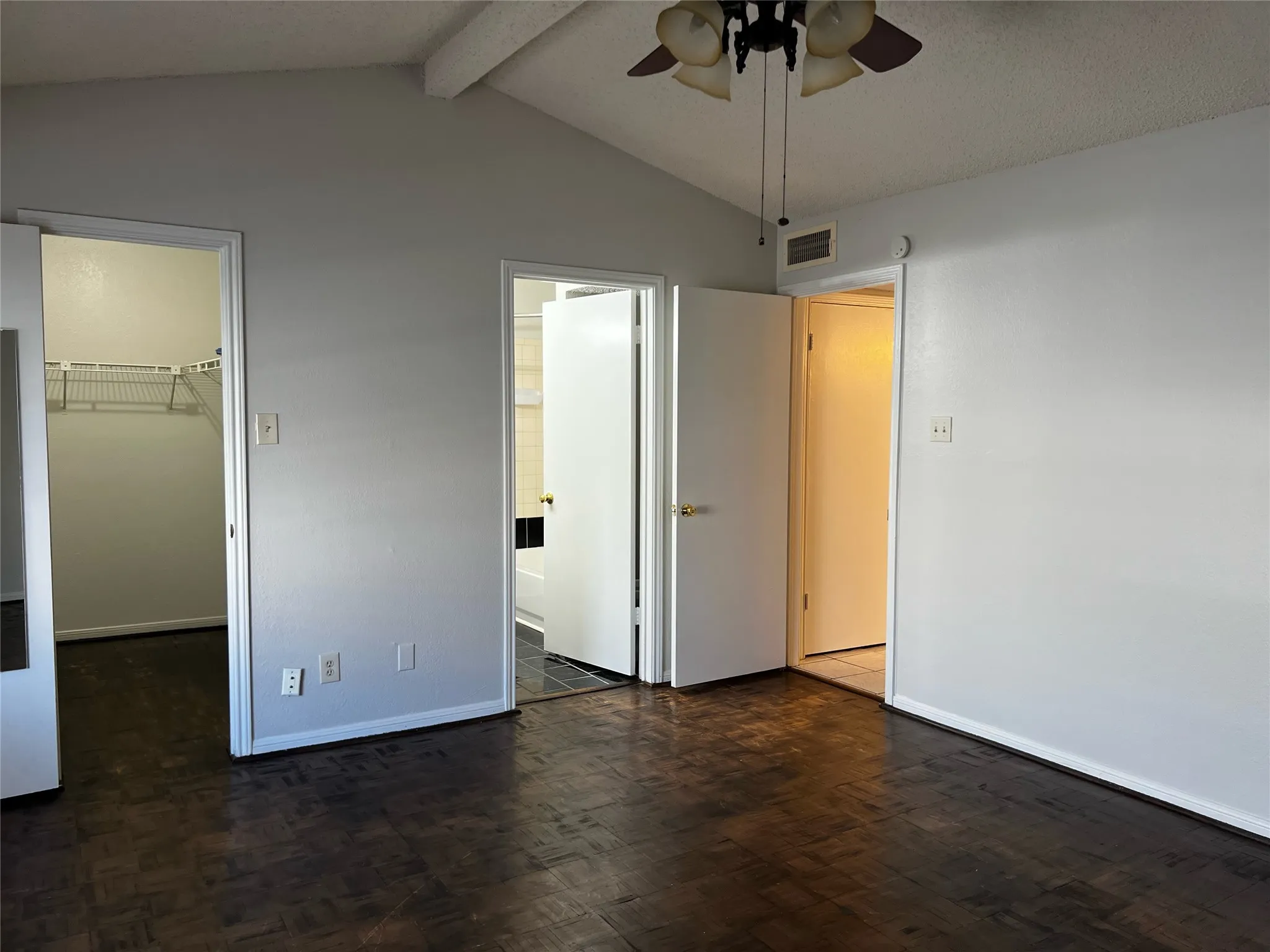 Condominium For Rent in Dallas County , 8545 Midpark Road 48, Dallas, Texas 75240, 2 Bedroom, 2 Bathroom, Garage spaces, 1,035 Sqft, built in 1982, mls#21360174, Real Estate Agent in Dallas, Homes For Rent in Dallas county, Homes For Rent in Dallas, Realtor in Dallas Texas, Real Estate Brokerage Independent Realty Texas, Luminita Cordes Realtor
