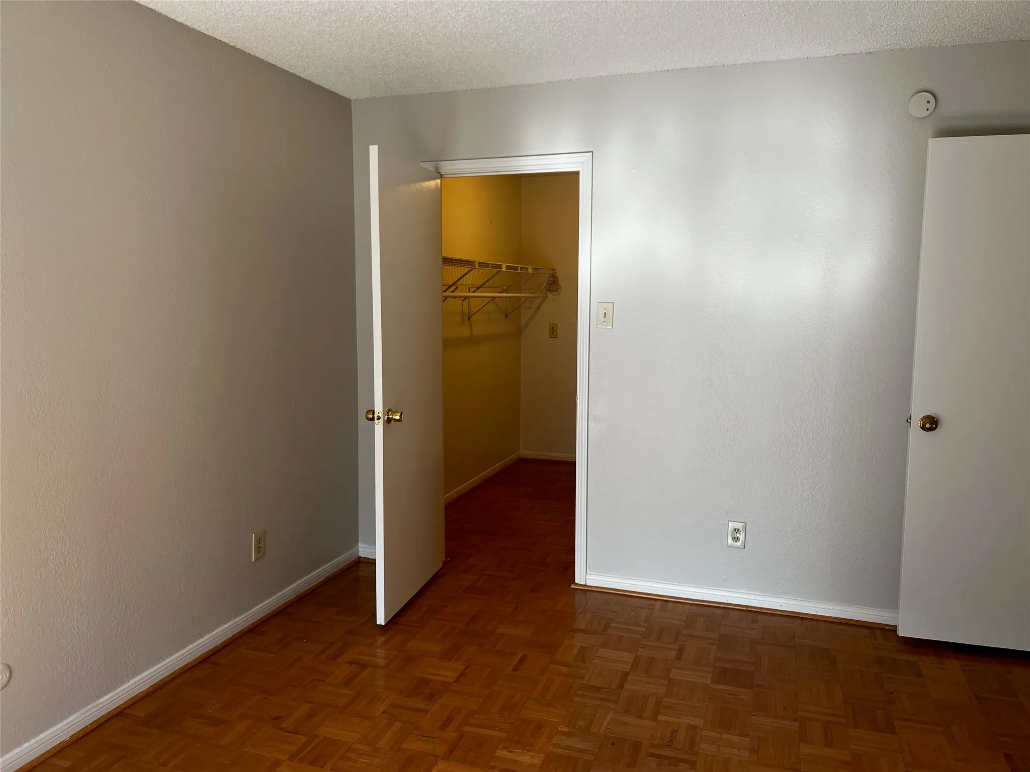 Condominium For Rent in Dallas County , 8545 Midpark Road 48, Dallas, Texas 75240, 2 Bedroom, 2 Bathroom, Garage spaces, 1,035 Sqft, built in 1982, mls#21360174, Real Estate Agent in Dallas, Homes For Rent in Dallas county, Homes For Rent in Dallas, Realtor in Dallas Texas, Real Estate Brokerage Independent Realty Texas, Luminita Cordes Realtor