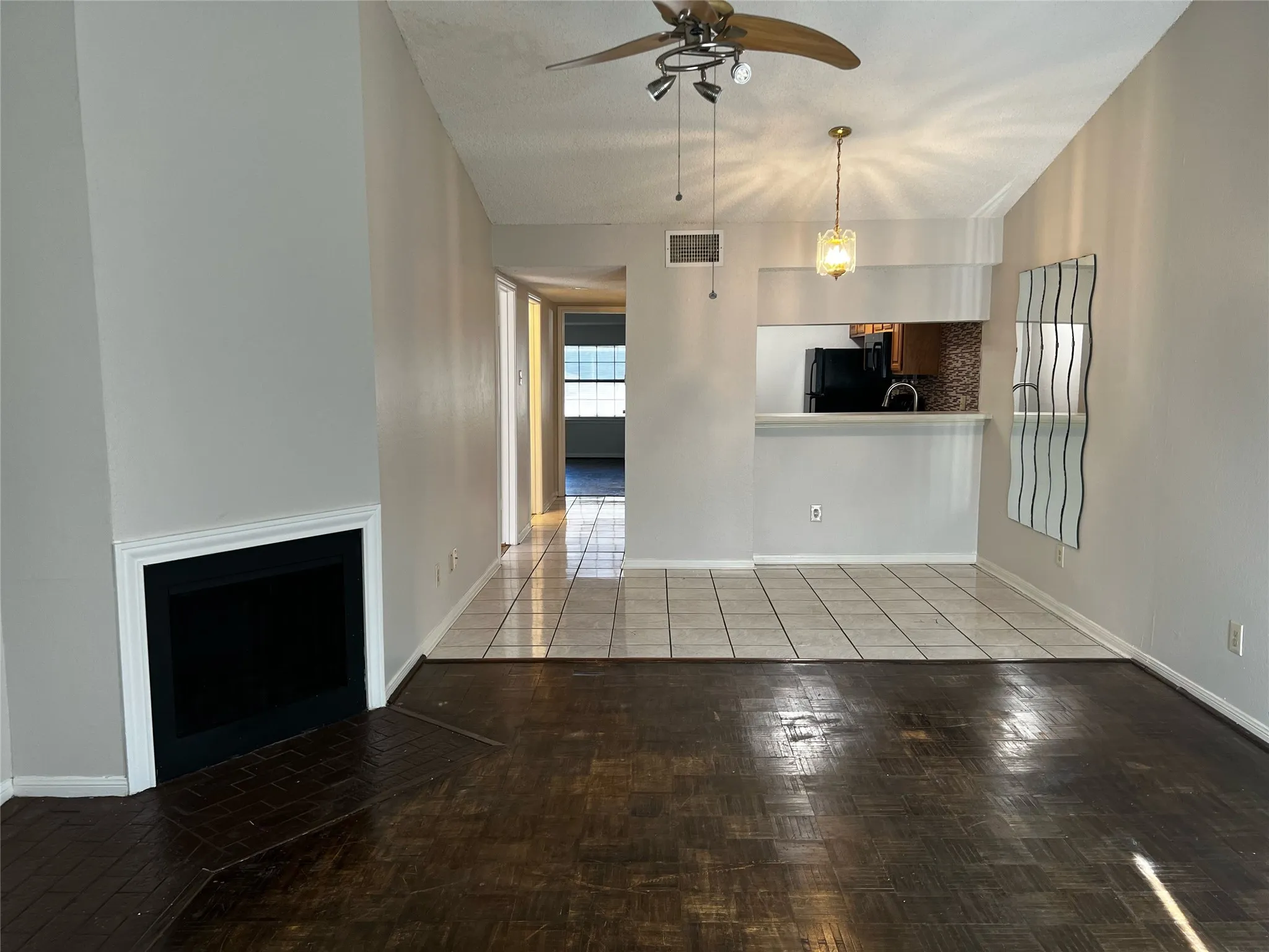 Condominium For Rent in Dallas County , 8545 Midpark Road 48, Dallas, Texas 75240, 2 Bedroom, 2 Bathroom, Garage spaces, 1,035 Sqft, built in 1982, mls#21360174, Real Estate Agent in Dallas, Homes For Rent in Dallas county, Homes For Rent in Dallas, Realtor in Dallas Texas, Real Estate Brokerage Independent Realty Texas, Luminita Cordes Realtor