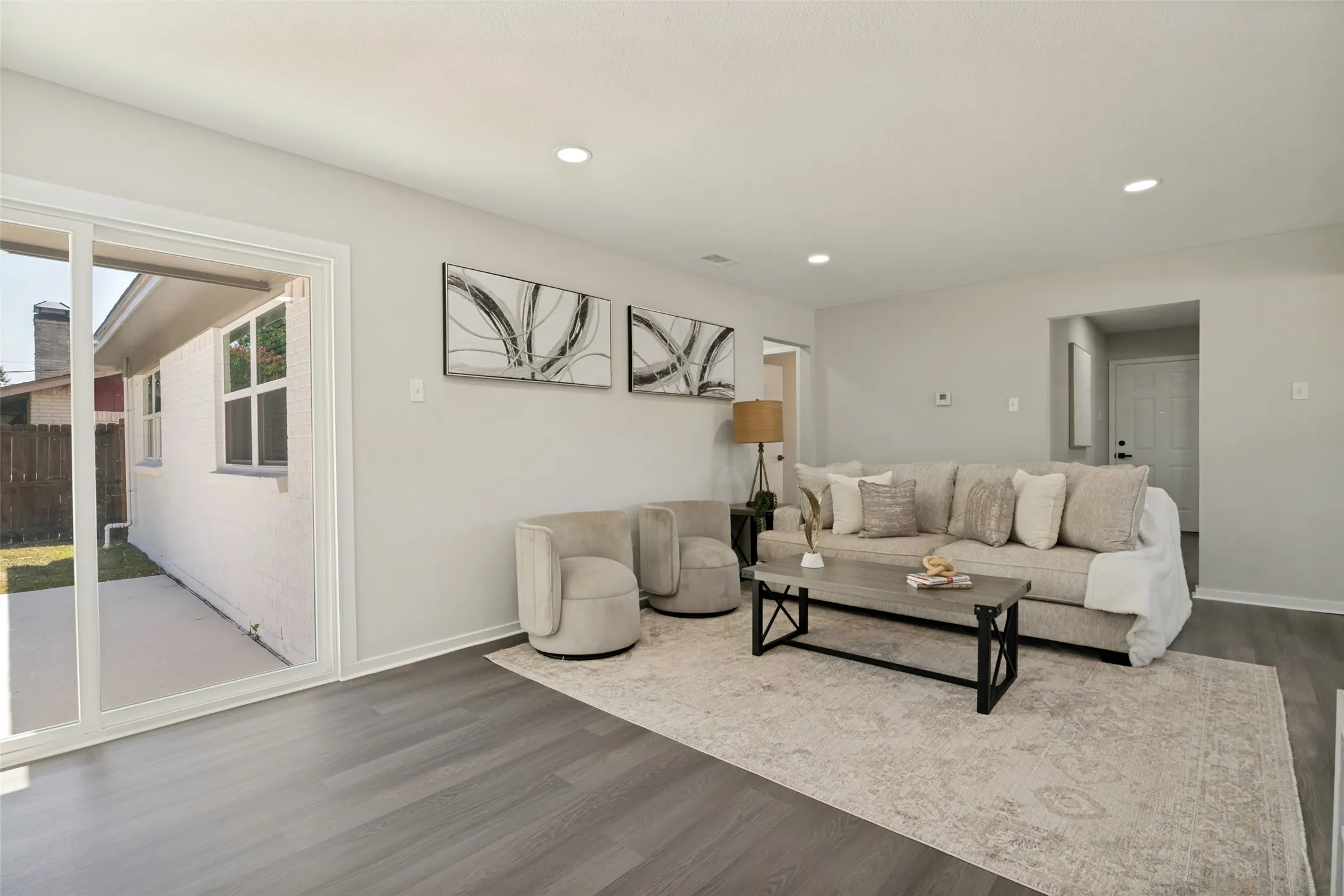 Single Family Residence For Sale in Dallas County , 748 Kingswood Avenue, Richardson, Texas 75080, 4 Bedroom, 2 Bathroom, 2 Garage spaces, 1,520 Sqft, built in 1967, mls#21360243, Real Estate Agent in Richardson, Homes For Sale in Dallas county, Homes For Sale in Richardson, Realtor in Richardson Texas, Real Estate Brokerage Independent Realty Texas, Luminita Cordes Realtor