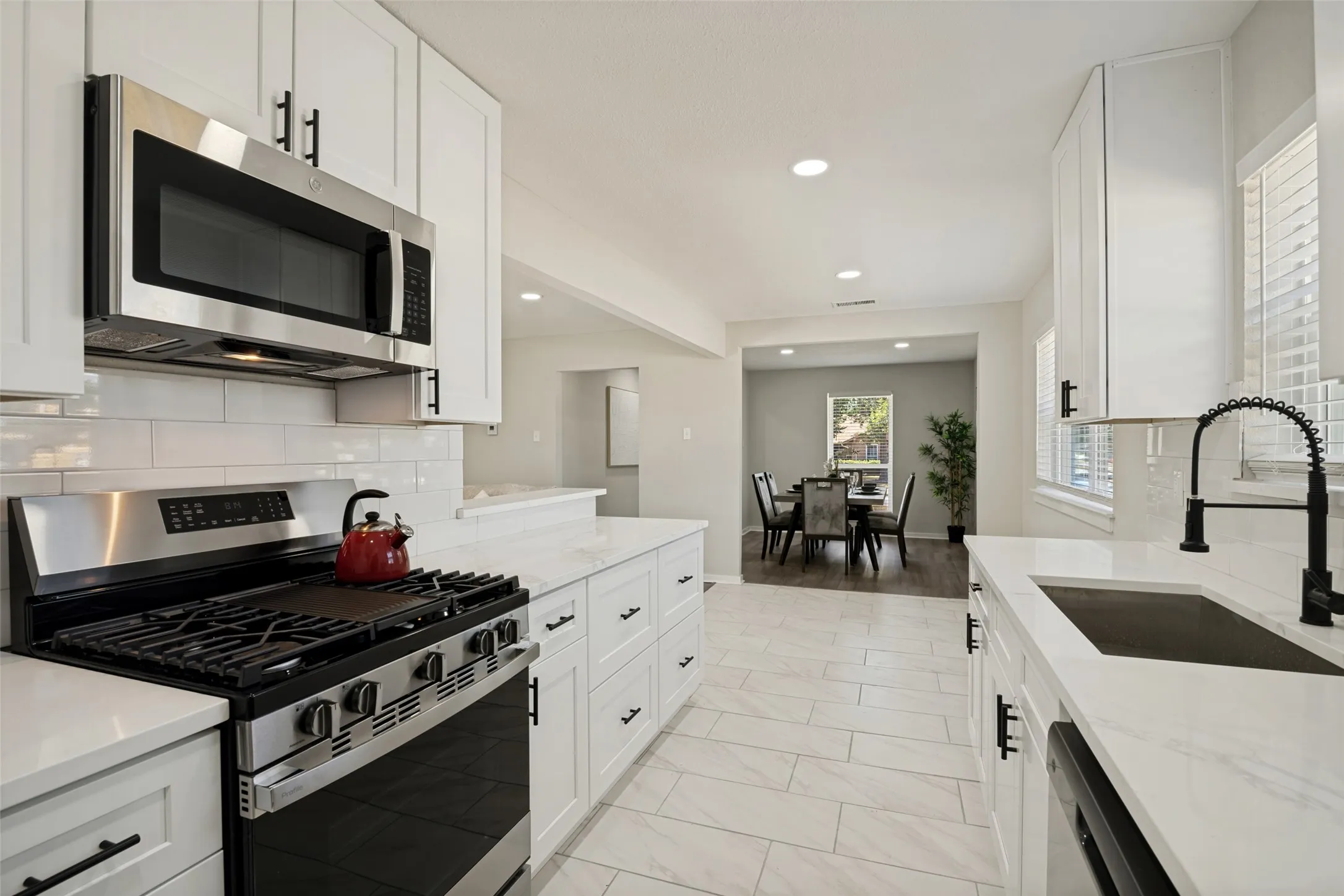 Single Family Residence For Sale in Dallas County , 748 Kingswood Avenue, Richardson, Texas 75080, 4 Bedroom, 2 Bathroom, 2 Garage spaces, 1,520 Sqft, built in 1967, mls#21360243, Real Estate Agent in Richardson, Homes For Sale in Dallas county, Homes For Sale in Richardson, Realtor in Richardson Texas, Real Estate Brokerage Independent Realty Texas, Luminita Cordes Realtor