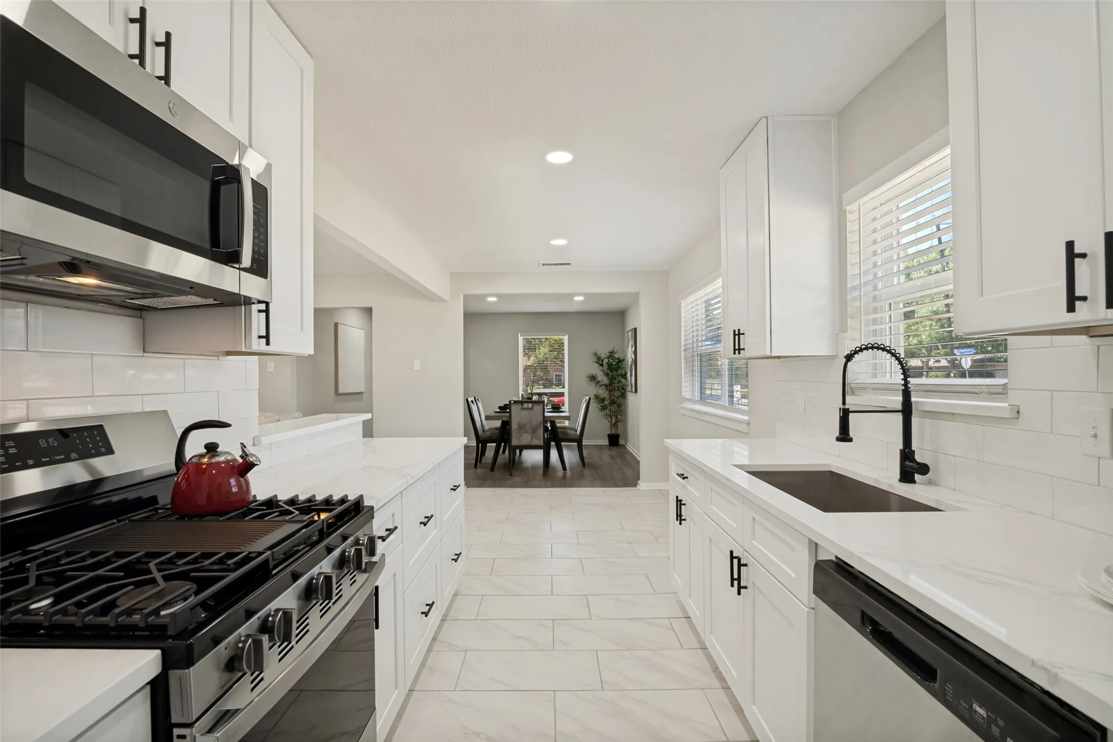 Single Family Residence For Sale in Dallas County , 748 Kingswood Avenue, Richardson, Texas 75080, 4 Bedroom, 2 Bathroom, 2 Garage spaces, 1,520 Sqft, built in 1967, mls#21360243, Real Estate Agent in Richardson, Homes For Sale in Dallas county, Homes For Sale in Richardson, Realtor in Richardson Texas, Real Estate Brokerage Independent Realty Texas, Luminita Cordes Realtor