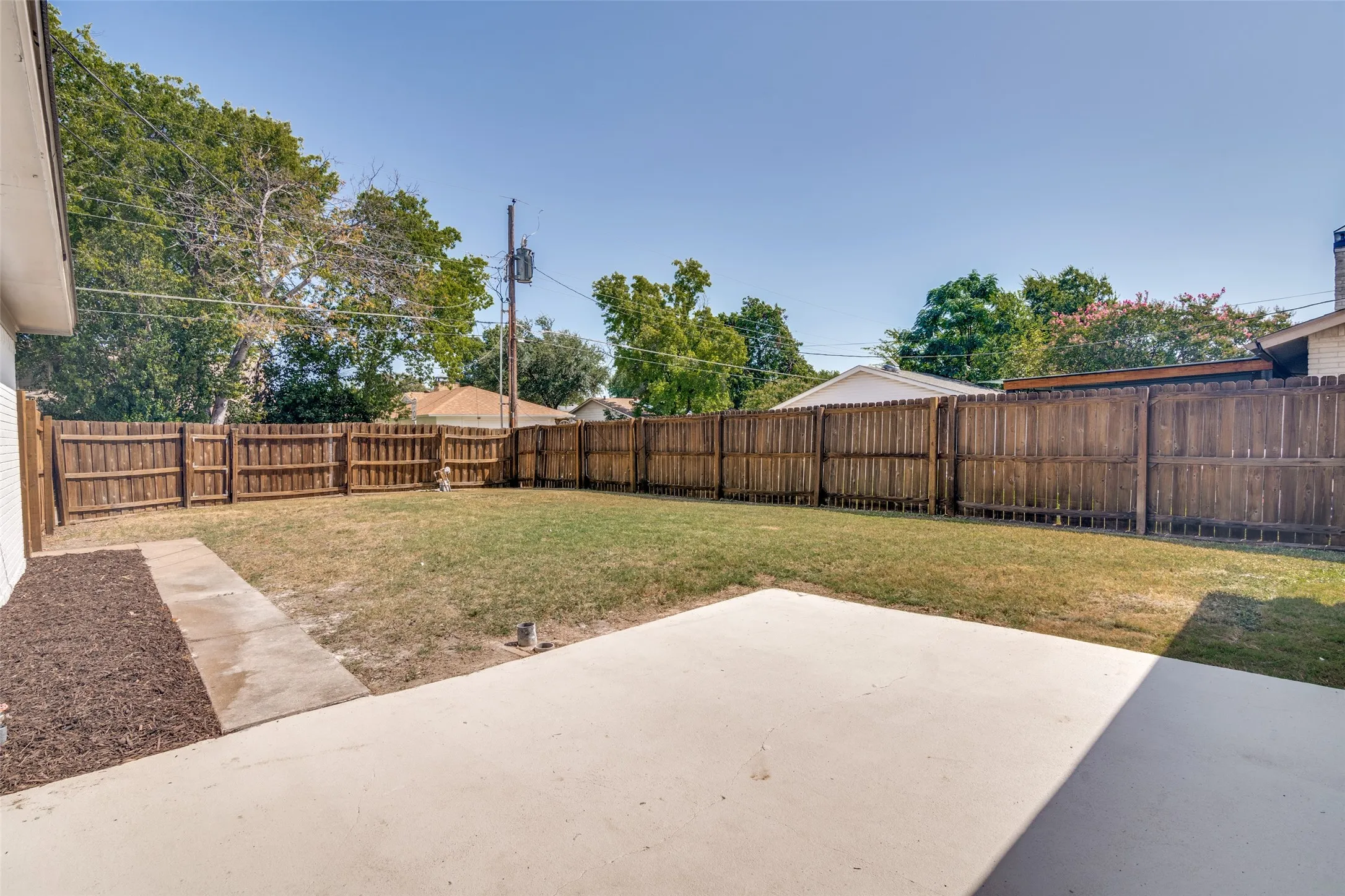 Single Family Residence For Sale in Dallas County , 748 Kingswood Avenue, Richardson, Texas 75080, 4 Bedroom, 2 Bathroom, 2 Garage spaces, 1,520 Sqft, built in 1967, mls#21360243, Real Estate Agent in Richardson, Homes For Sale in Dallas county, Homes For Sale in Richardson, Realtor in Richardson Texas, Real Estate Brokerage Independent Realty Texas, Luminita Cordes Realtor