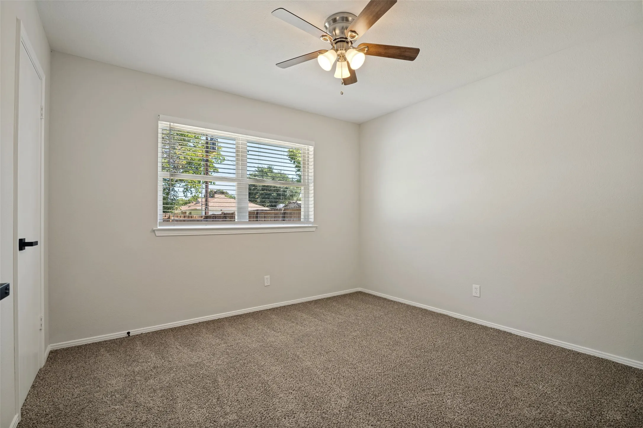 Single Family Residence For Sale in Dallas County , 748 Kingswood Avenue, Richardson, Texas 75080, 4 Bedroom, 2 Bathroom, 2 Garage spaces, 1,520 Sqft, built in 1967, mls#21360243, Real Estate Agent in Richardson, Homes For Sale in Dallas county, Homes For Sale in Richardson, Realtor in Richardson Texas, Real Estate Brokerage Independent Realty Texas, Luminita Cordes Realtor
