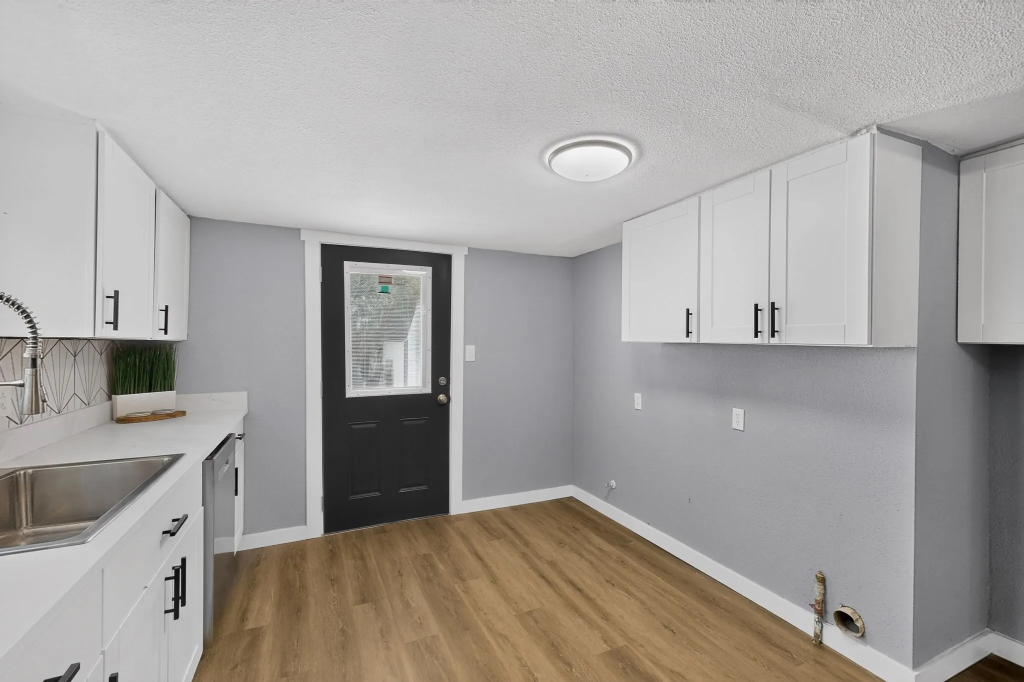 Single Family Residence For Sale in Dallas County , 4107 Rockford Drive, Dallas, Texas 75211, 3 Bedroom, 2 Bathroom, Garage spaces, 1,392 Sqft, built in 1950, mls#21357847, Real Estate Agent in Dallas, Homes For Sale in Dallas county, Homes For Sale in Dallas, Realtor in Dallas Texas, Real Estate Brokerage Independent Realty Texas, Luminita Cordes Realtor