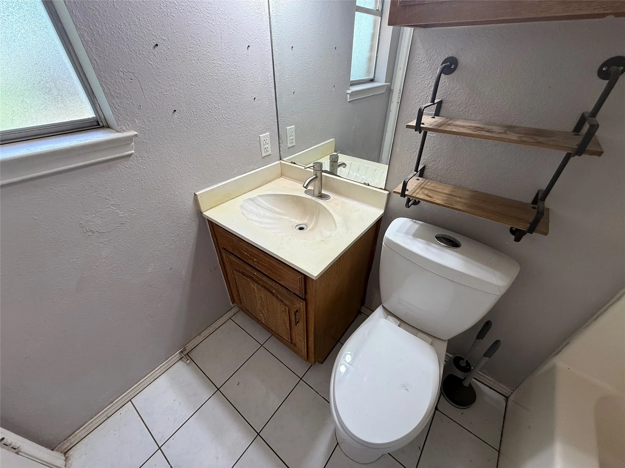 Single Family Residence For Sale in Palo Pinto County , 3406 NE 11TH Street, Mineral Wells, Texas 76067, 3 Bedroom, 2 Bathroom, 2 Garage spaces, 1,454 Sqft, built in 1983, mls#21358623, Real Estate Agent in Mineral Wells, Homes For Sale in Palo Pinto county, Homes For Sale in Mineral Wells, Realtor in Mineral Wells Texas, Real Estate Brokerage Independent Realty Texas, Luminita Cordes Realtor