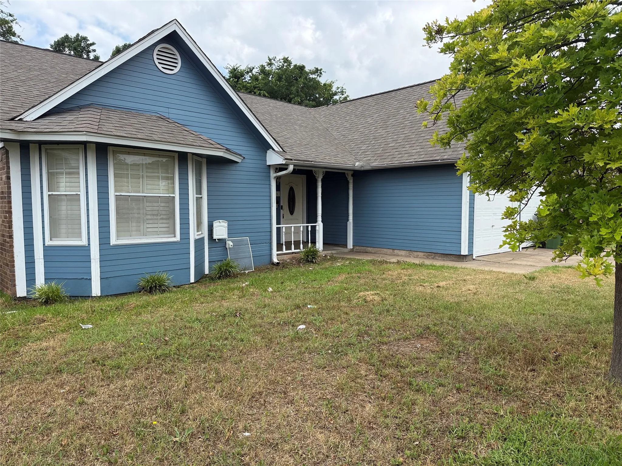 Single Family Residence For Sale in Palo Pinto County , 3406 NE 11TH Street, Mineral Wells, Texas 76067, 3 Bedroom, 2 Bathroom, 2 Garage spaces, 1,454 Sqft, built in 1983, mls#21358623, Real Estate Agent in Mineral Wells, Homes For Sale in Palo Pinto county, Homes For Sale in Mineral Wells, Realtor in Mineral Wells Texas, Real Estate Brokerage Independent Realty Texas, Luminita Cordes Realtor