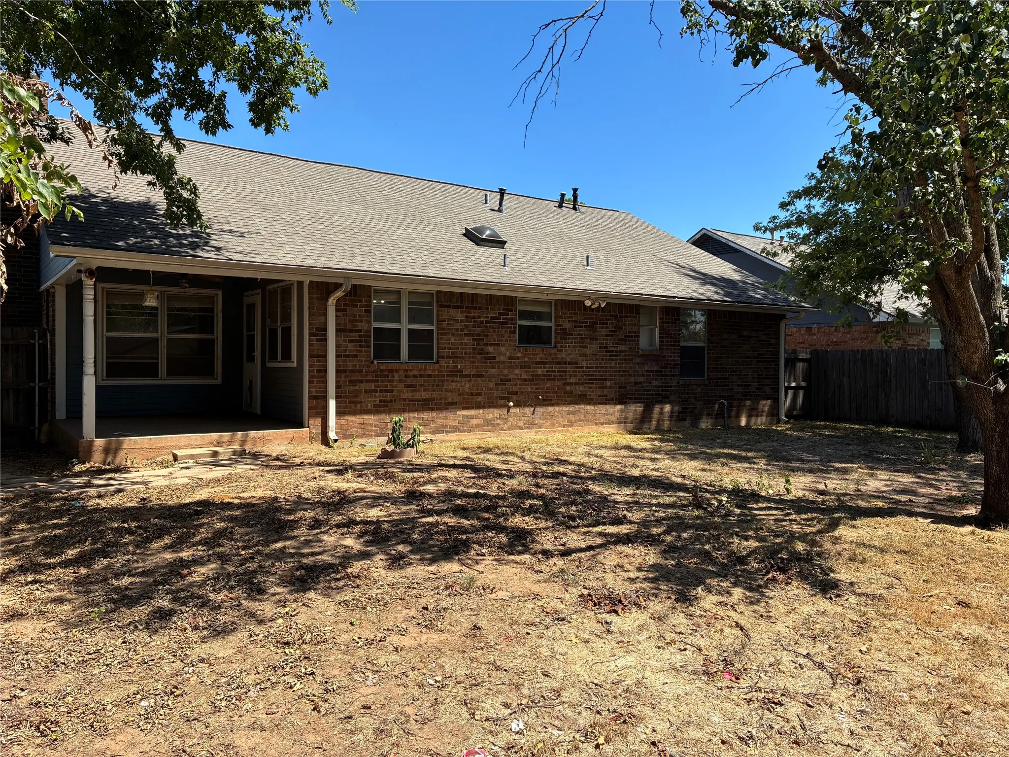Single Family Residence For Sale in Palo Pinto County , 3406 NE 11TH Street, Mineral Wells, Texas 76067, 3 Bedroom, 2 Bathroom, 2 Garage spaces, 1,454 Sqft, built in 1983, mls#21358623, Real Estate Agent in Mineral Wells, Homes For Sale in Palo Pinto county, Homes For Sale in Mineral Wells, Realtor in Mineral Wells Texas, Real Estate Brokerage Independent Realty Texas, Luminita Cordes Realtor