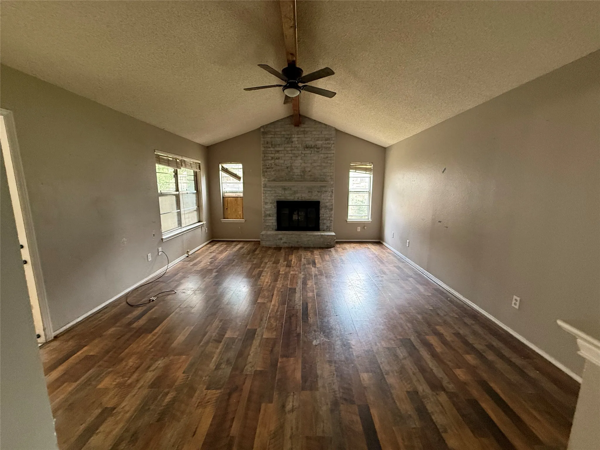 Single Family Residence For Sale in Palo Pinto County , 3406 NE 11TH Street, Mineral Wells, Texas 76067, 3 Bedroom, 2 Bathroom, 2 Garage spaces, 1,454 Sqft, built in 1983, mls#21358623, Real Estate Agent in Mineral Wells, Homes For Sale in Palo Pinto county, Homes For Sale in Mineral Wells, Realtor in Mineral Wells Texas, Real Estate Brokerage Independent Realty Texas, Luminita Cordes Realtor