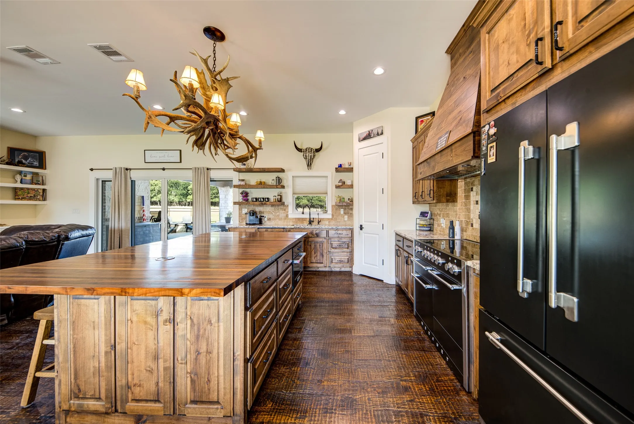 Farm For Sale in Wise County , 344 County Road 1660, Chico, Texas 76431, 4 Bedroom, 4 Bathroom, 6 Garage spaces, 3,648 Sqft, built in 2022, mls#21360278, Real Estate Agent in Chico, Homes For Sale in Wise county, Homes For Sale in Chico, Realtor in Chico Texas, Real Estate Brokerage Independent Realty Texas, Luminita Cordes Realtor
