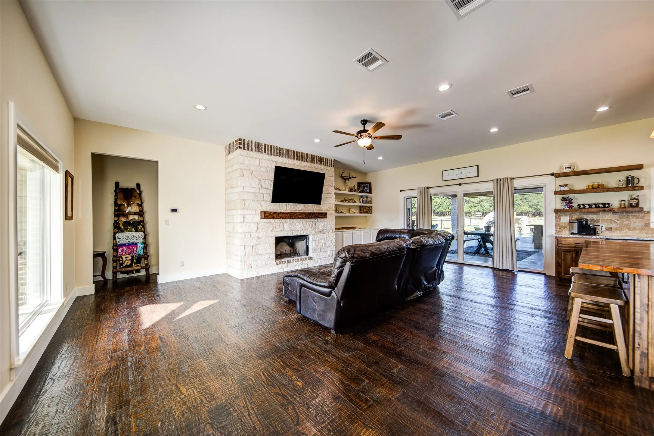 Farm For Sale in Wise County , 344 County Road 1660, Chico, Texas 76431, 4 Bedroom, 4 Bathroom, 6 Garage spaces, 3,648 Sqft, built in 2022, mls#21360278, Real Estate Agent in Chico, Homes For Sale in Wise county, Homes For Sale in Chico, Realtor in Chico Texas, Real Estate Brokerage Independent Realty Texas, Luminita Cordes Realtor