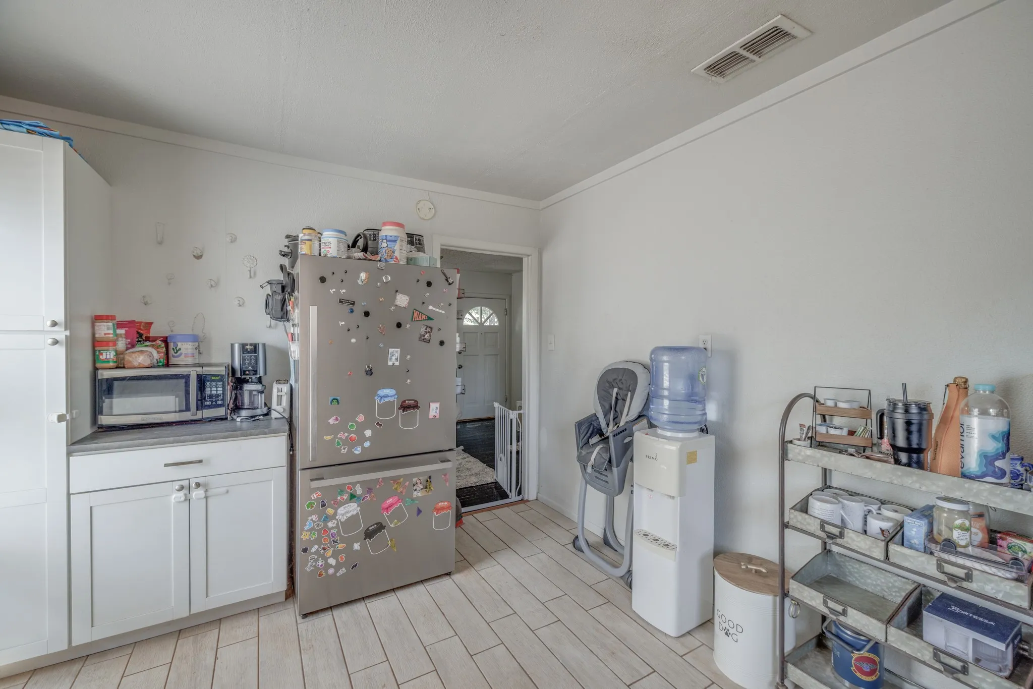 Single Family Residence For Sale in Taylor County , 3249 S 4th Street, Abilene, Texas 79605, 3 Bedroom, 2 Bathroom, 2 Garage spaces, 1,470 Sqft, built in 1946, mls#21352797, Real Estate Agent in Abilene, Homes For Sale in Taylor county, Homes For Sale in Abilene, Realtor in Abilene Texas, Real Estate Brokerage Independent Realty Texas, Luminita Cordes Realtor