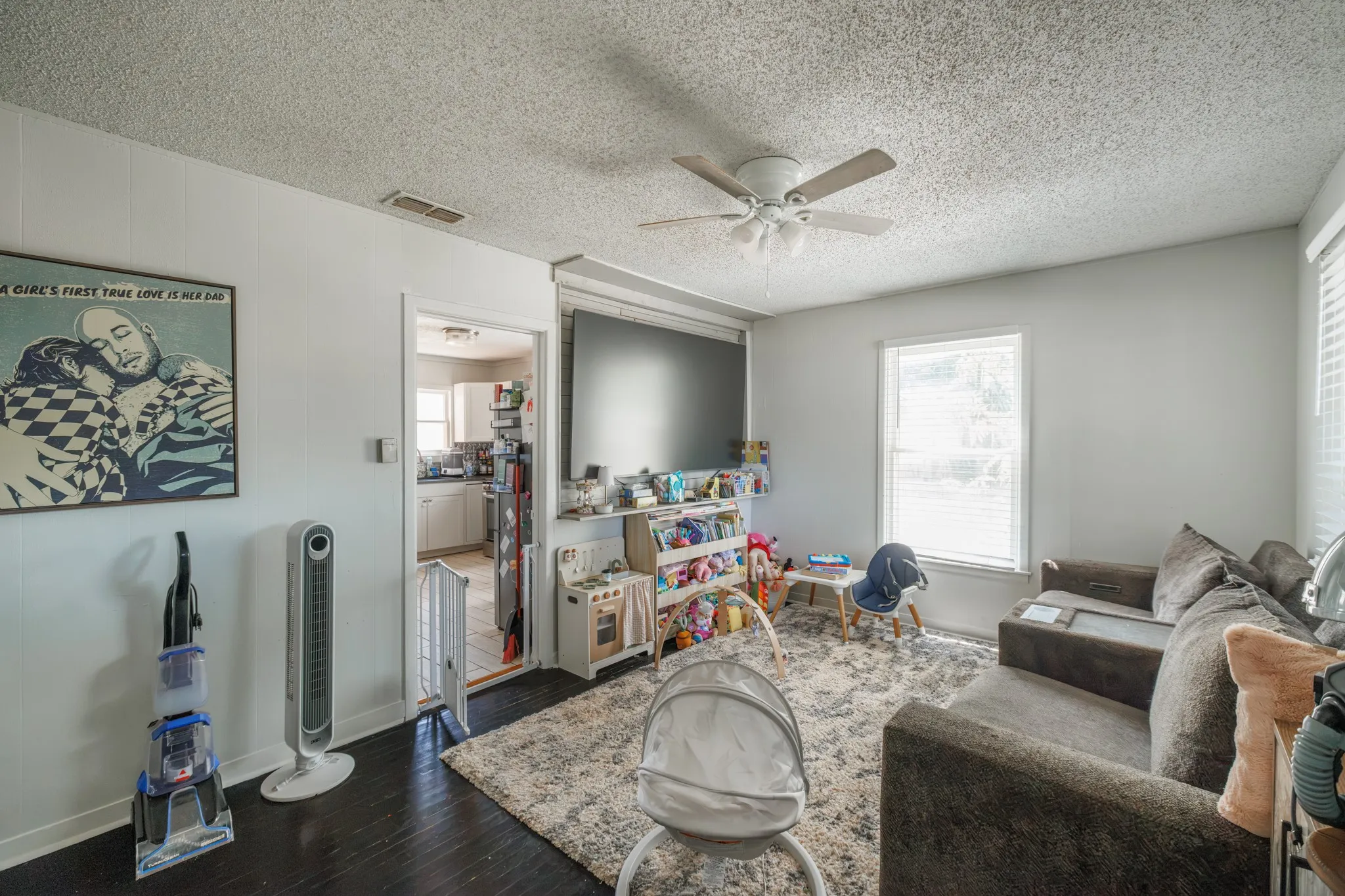 Single Family Residence For Sale in Taylor County , 3249 S 4th Street, Abilene, Texas 79605, 3 Bedroom, 2 Bathroom, 2 Garage spaces, 1,470 Sqft, built in 1946, mls#21352797, Real Estate Agent in Abilene, Homes For Sale in Taylor county, Homes For Sale in Abilene, Realtor in Abilene Texas, Real Estate Brokerage Independent Realty Texas, Luminita Cordes Realtor