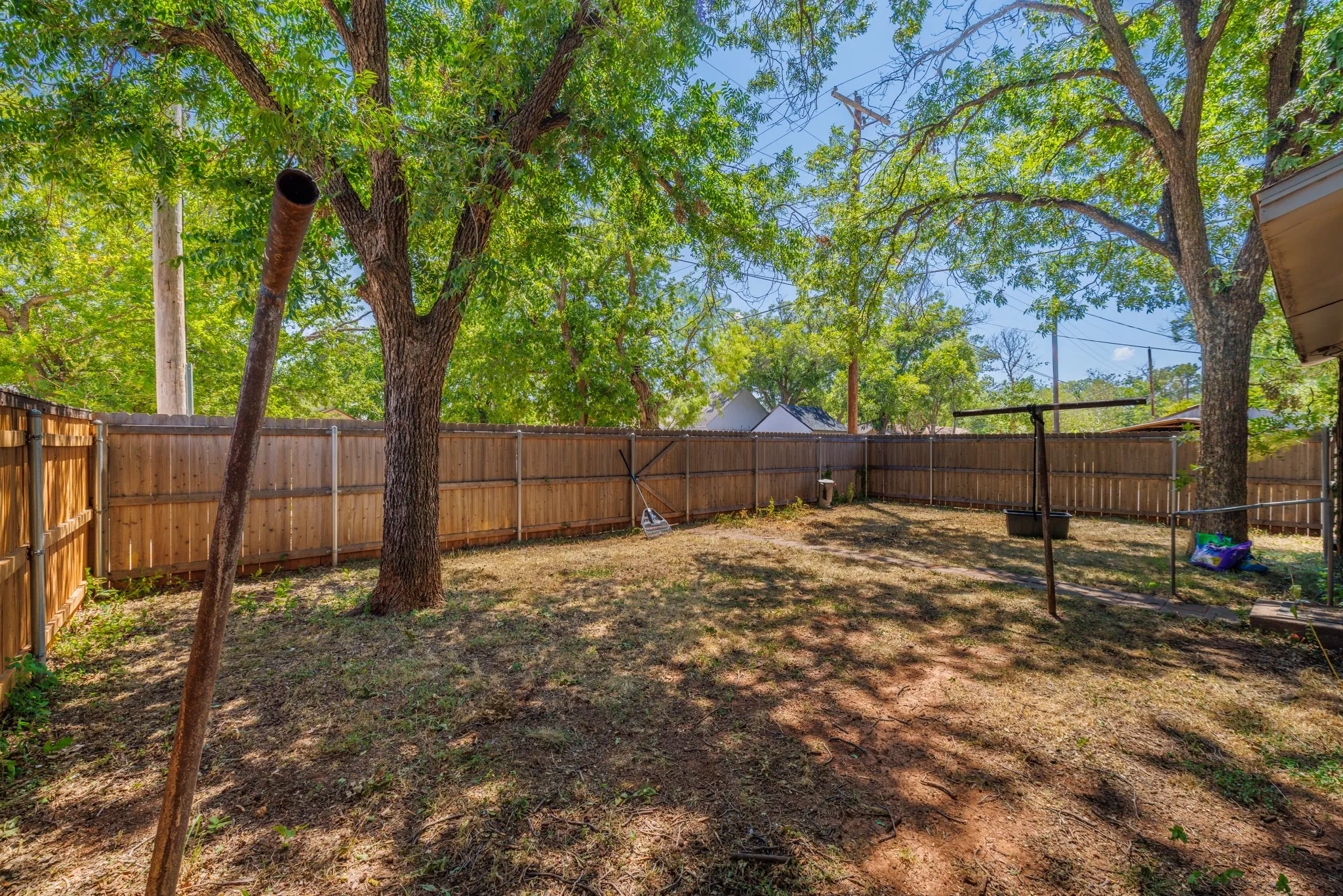Single Family Residence For Sale in Taylor County , 3249 S 4th Street, Abilene, Texas 79605, 3 Bedroom, 2 Bathroom, 2 Garage spaces, 1,470 Sqft, built in 1946, mls#21352797, Real Estate Agent in Abilene, Homes For Sale in Taylor county, Homes For Sale in Abilene, Realtor in Abilene Texas, Real Estate Brokerage Independent Realty Texas, Luminita Cordes Realtor