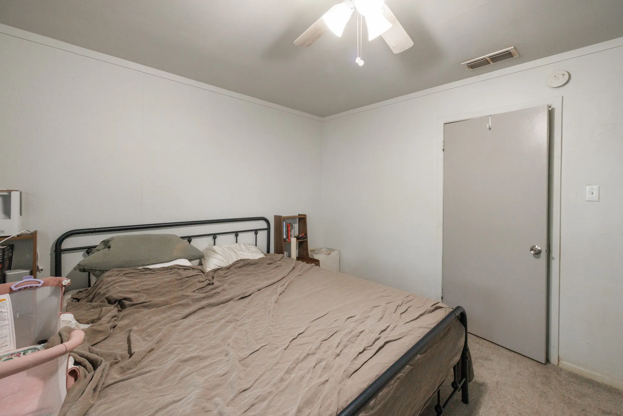 Single Family Residence For Sale in Taylor County , 3249 S 4th Street, Abilene, Texas 79605, 3 Bedroom, 2 Bathroom, 2 Garage spaces, 1,470 Sqft, built in 1946, mls#21352797, Real Estate Agent in Abilene, Homes For Sale in Taylor county, Homes For Sale in Abilene, Realtor in Abilene Texas, Real Estate Brokerage Independent Realty Texas, Luminita Cordes Realtor