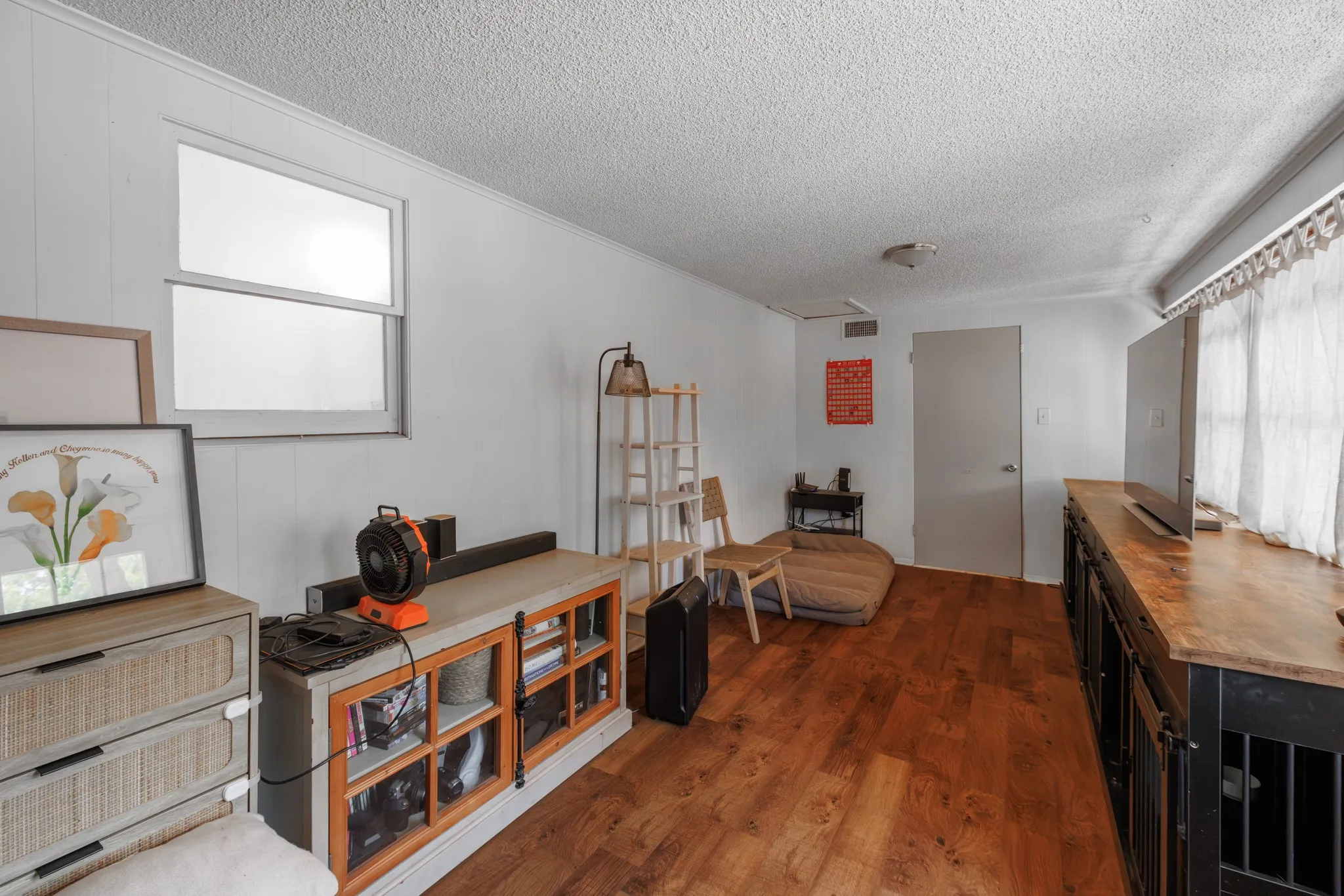 Single Family Residence For Sale in Taylor County , 3249 S 4th Street, Abilene, Texas 79605, 3 Bedroom, 2 Bathroom, 2 Garage spaces, 1,470 Sqft, built in 1946, mls#21352797, Real Estate Agent in Abilene, Homes For Sale in Taylor county, Homes For Sale in Abilene, Realtor in Abilene Texas, Real Estate Brokerage Independent Realty Texas, Luminita Cordes Realtor