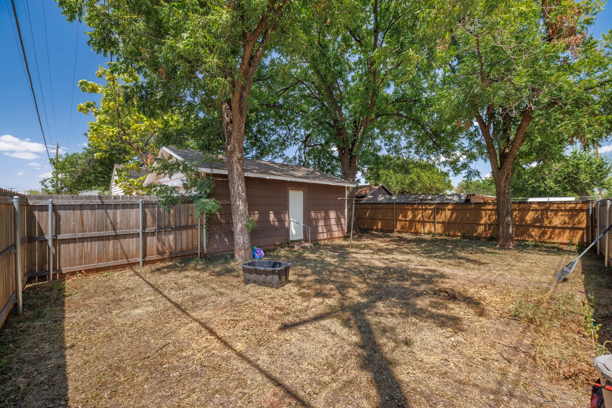 Single Family Residence For Sale in Taylor County , 3249 S 4th Street, Abilene, Texas 79605, 3 Bedroom, 2 Bathroom, 2 Garage spaces, 1,470 Sqft, built in 1946, mls#21352797, Real Estate Agent in Abilene, Homes For Sale in Taylor county, Homes For Sale in Abilene, Realtor in Abilene Texas, Real Estate Brokerage Independent Realty Texas, Luminita Cordes Realtor