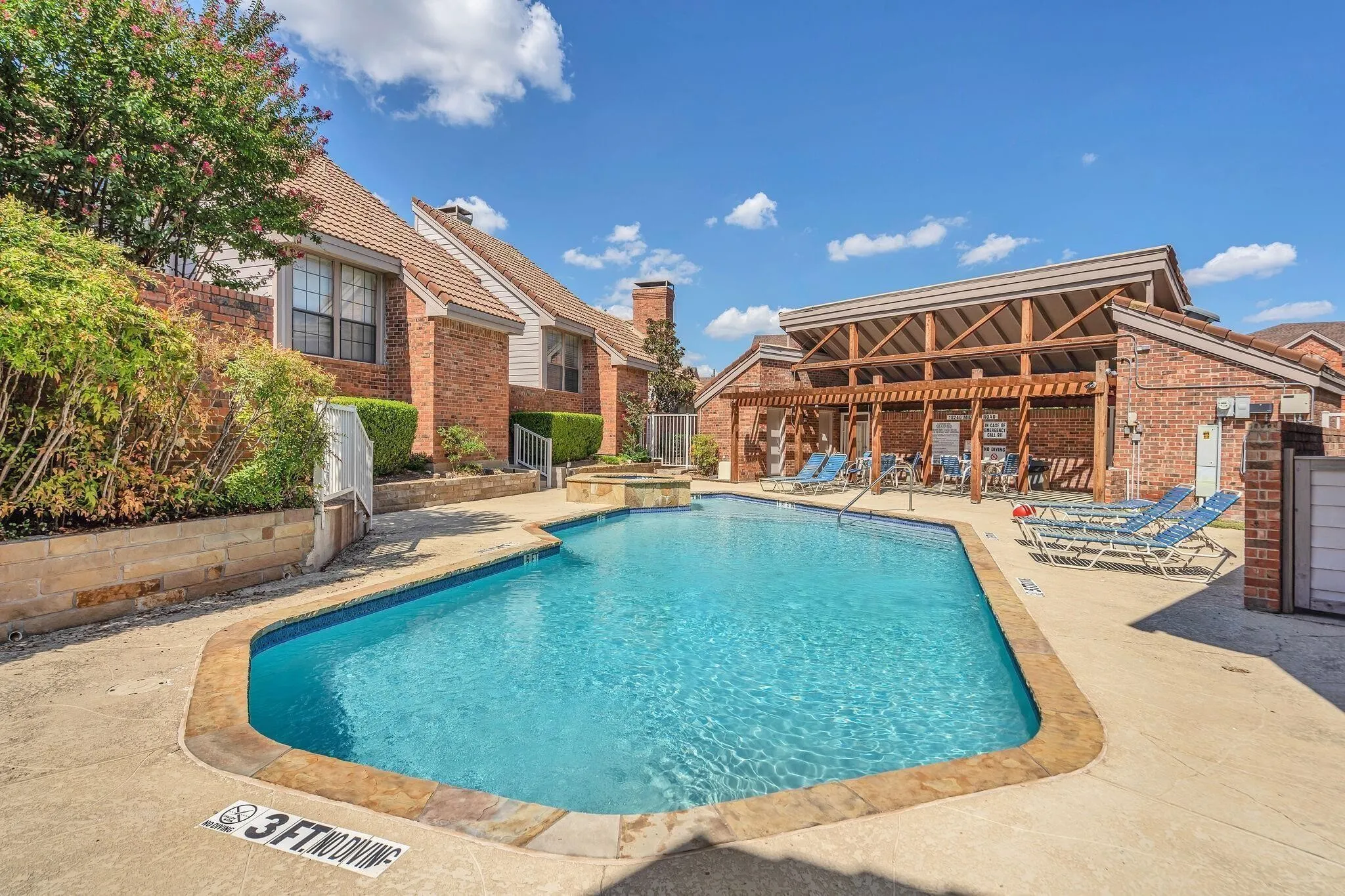 Townhouse For Rent in Dallas County , 18240 Midway Road 905, Dallas, Texas 75287, 1 Bedroom, 2 Bathroom, Garage spaces, 925 Sqft, built in 1982, mls#21360164, Real Estate Agent in Dallas, Homes For Rent in Dallas county, Homes For Rent in Dallas, Realtor in Dallas Texas, Real Estate Brokerage Independent Realty Texas, Luminita Cordes Realtor