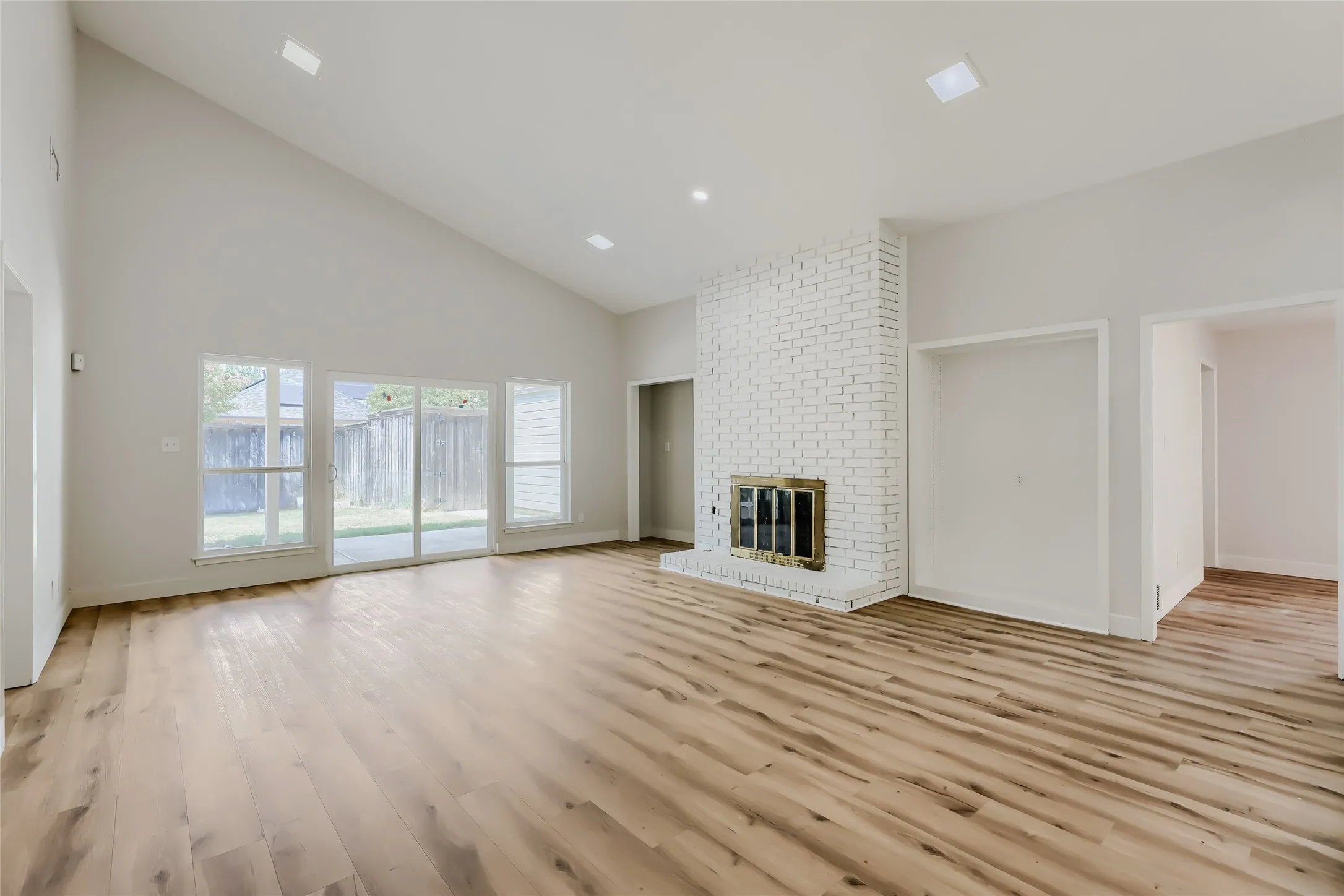 Single Family Residence For Sale in Collin County , 3421 Cross Bend Road, Plano, Texas 75023, 4 Bedroom, 3 Bathroom, 2 Garage spaces, 2,806 Sqft, built in 1978, mls#21348719, Real Estate Agent in Plano, Homes For Sale in Collin county, Homes For Sale in Plano, Realtor in Plano Texas, Real Estate Brokerage Independent Realty Texas, Luminita Cordes Realtor