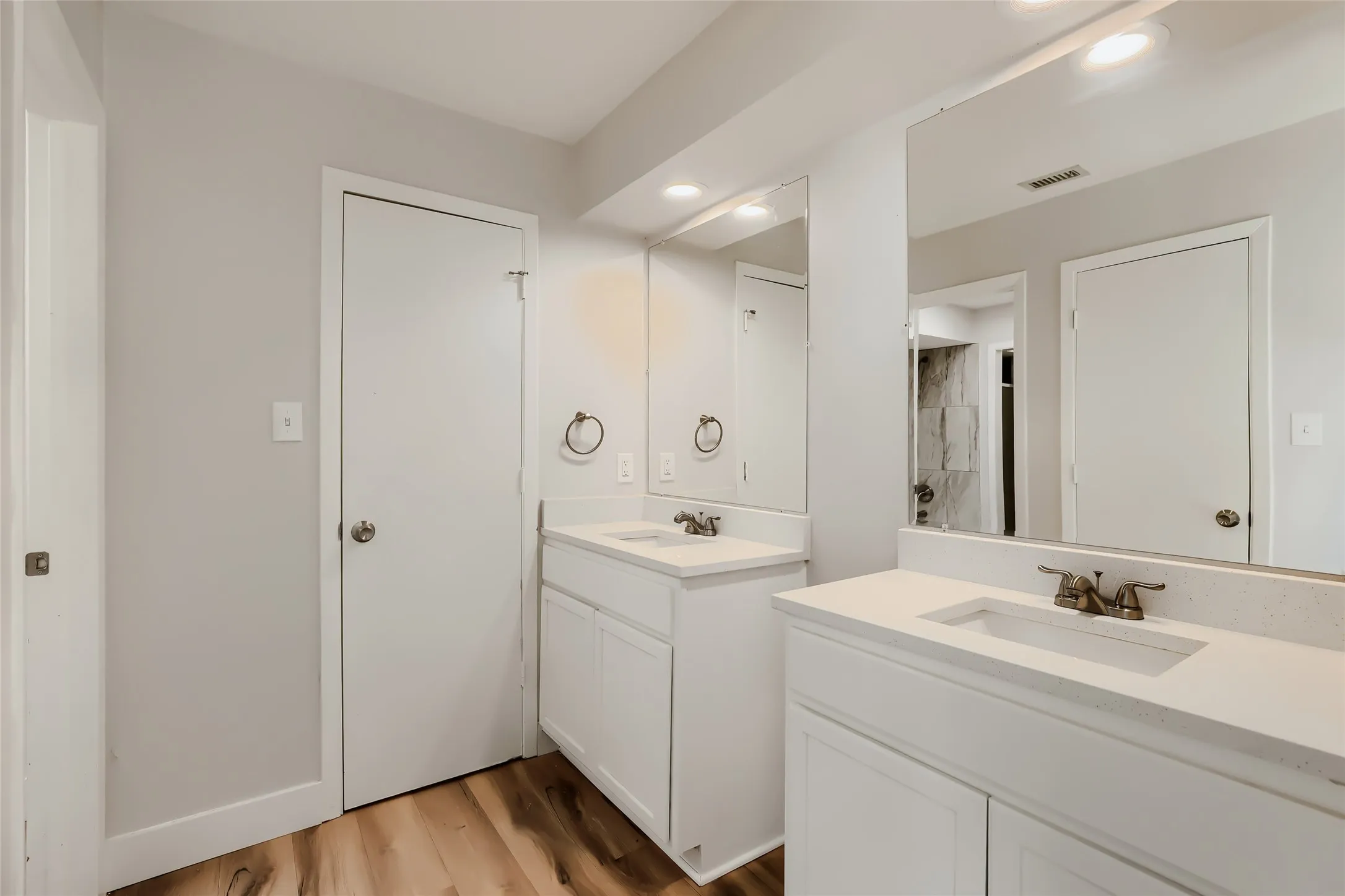 Single Family Residence For Sale in Collin County , 3421 Cross Bend Road, Plano, Texas 75023, 4 Bedroom, 3 Bathroom, 2 Garage spaces, 2,806 Sqft, built in 1978, mls#21348719, Real Estate Agent in Plano, Homes For Sale in Collin county, Homes For Sale in Plano, Realtor in Plano Texas, Real Estate Brokerage Independent Realty Texas, Luminita Cordes Realtor