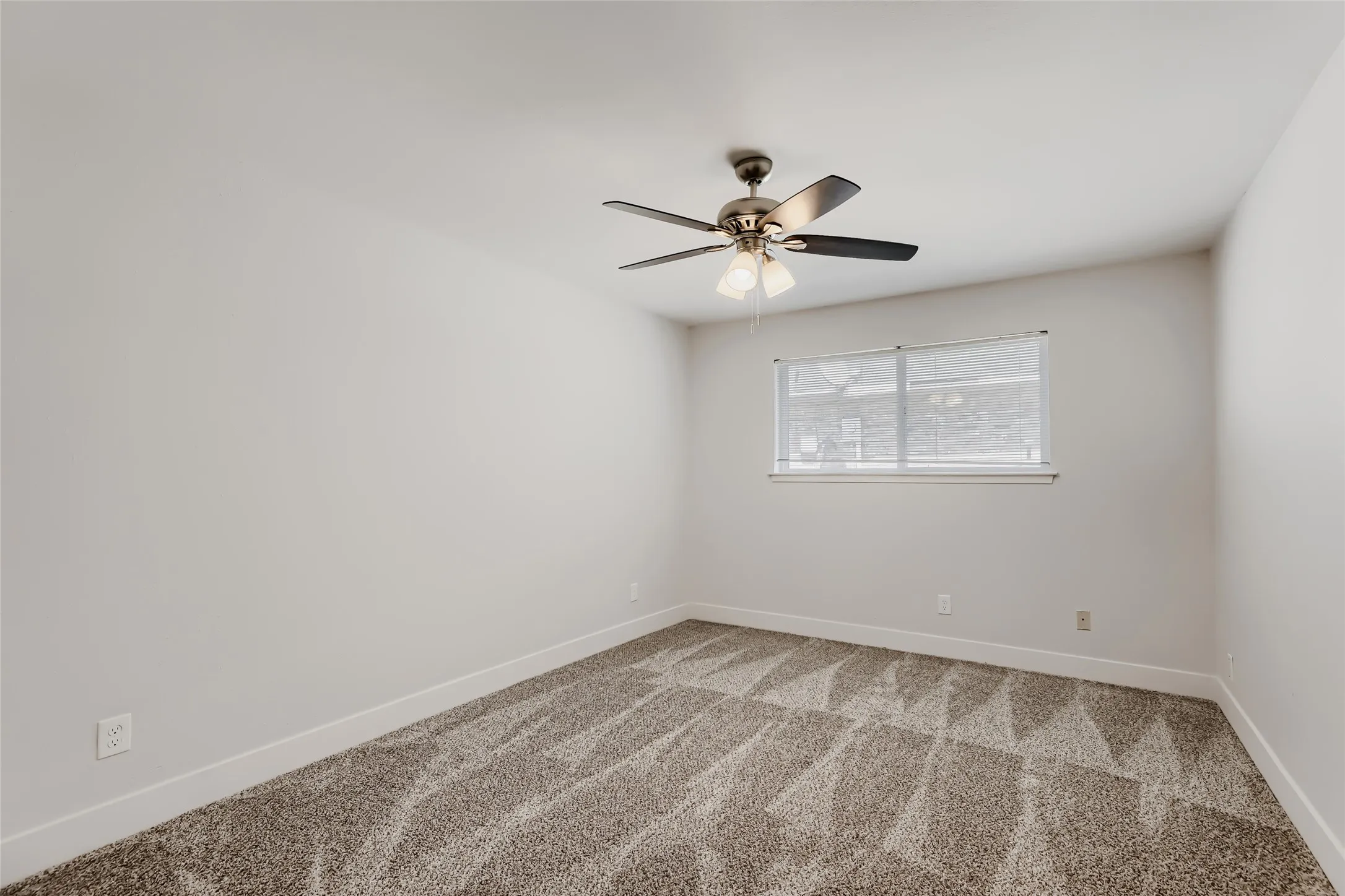 Single Family Residence For Sale in Collin County , 3421 Cross Bend Road, Plano, Texas 75023, 4 Bedroom, 3 Bathroom, 2 Garage spaces, 2,806 Sqft, built in 1978, mls#21348719, Real Estate Agent in Plano, Homes For Sale in Collin county, Homes For Sale in Plano, Realtor in Plano Texas, Real Estate Brokerage Independent Realty Texas, Luminita Cordes Realtor