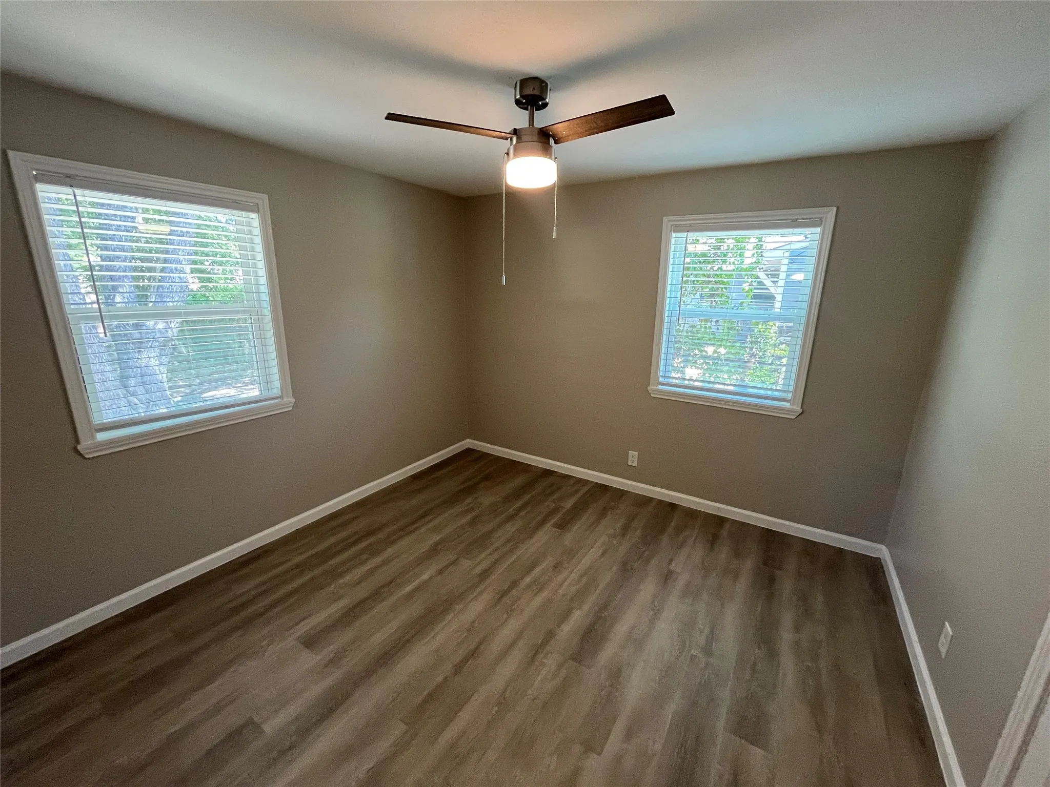 Single Family Residence For Rent in Dallas County , 2911 Millmar Drive, Dallas, Texas 75228, 4 Bedroom, 2 Bathroom, Garage spaces, 1,128 Sqft, built in 1954, mls#21357716, Real Estate Agent in Dallas, Homes For Rent in Dallas county, Homes For Rent in Dallas, Realtor in Dallas Texas, Real Estate Brokerage Independent Realty Texas, Luminita Cordes Realtor