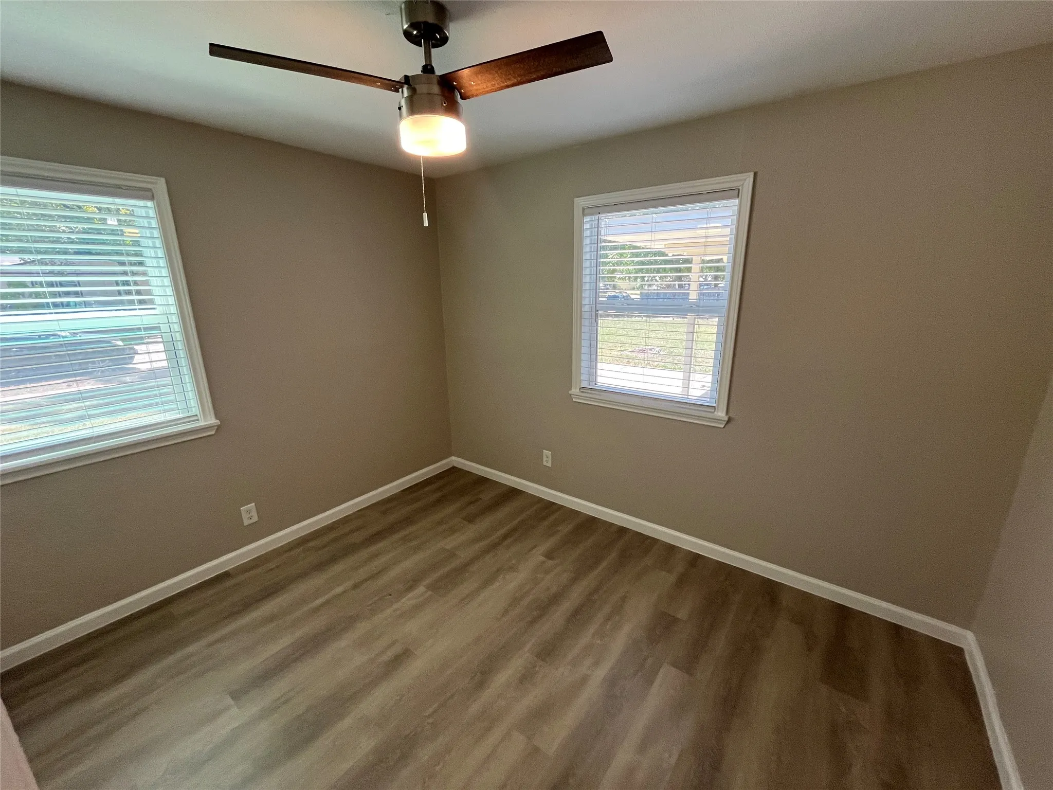 Single Family Residence For Rent in Dallas County , 2911 Millmar Drive, Dallas, Texas 75228, 4 Bedroom, 2 Bathroom, Garage spaces, 1,128 Sqft, built in 1954, mls#21357716, Real Estate Agent in Dallas, Homes For Rent in Dallas county, Homes For Rent in Dallas, Realtor in Dallas Texas, Real Estate Brokerage Independent Realty Texas, Luminita Cordes Realtor