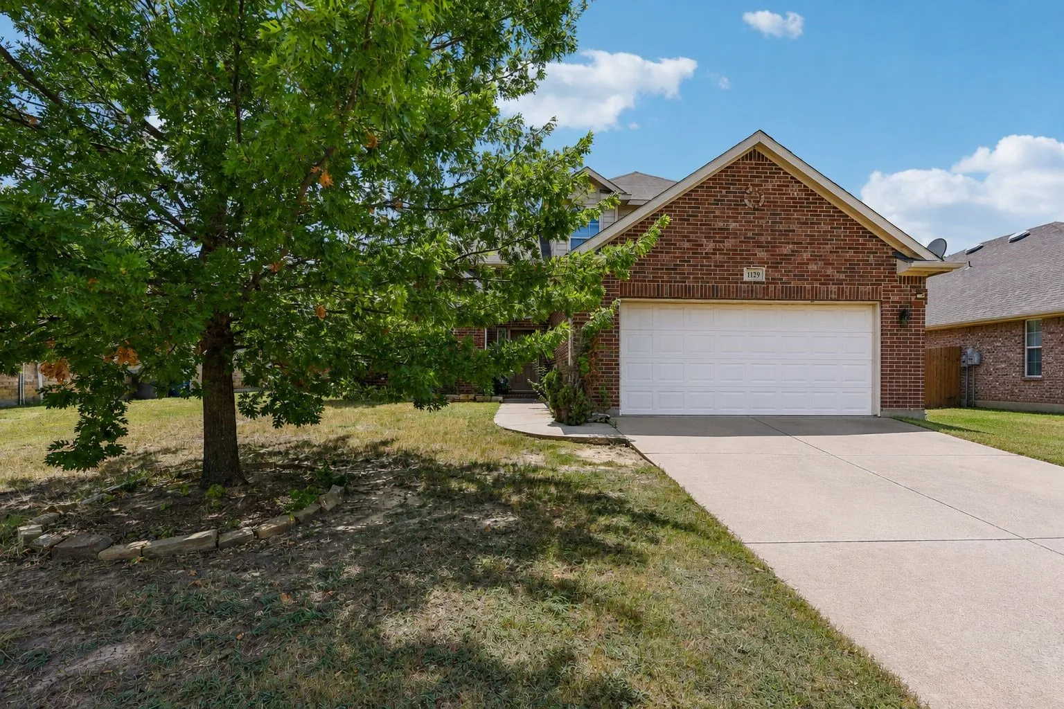 Single Family Residence For Sale in Johnson County , 1129 Mourning Dove Drive, Burleson, Texas 76028, 4 Bedroom, 3 Bathroom, 2 Garage spaces, 2,532 Sqft, built in 2006, mls#21355964, Real Estate Agent in Burleson, Homes For Sale in Johnson county, Homes For Sale in Burleson, Realtor in Burleson Texas, Real Estate Brokerage Independent Realty Texas, Luminita Cordes Realtor