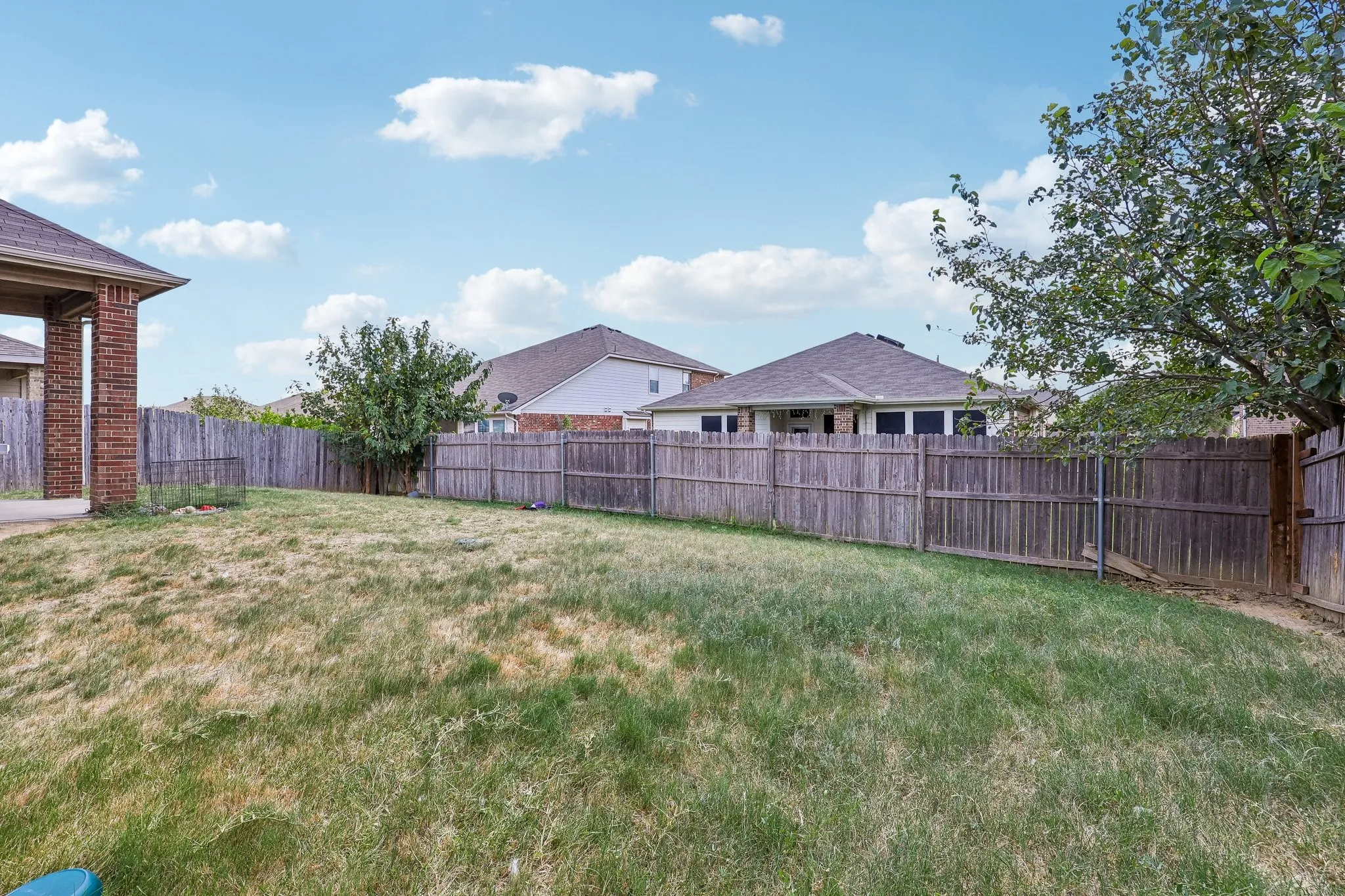 Single Family Residence For Sale in Johnson County , 1129 Mourning Dove Drive, Burleson, Texas 76028, 4 Bedroom, 3 Bathroom, 2 Garage spaces, 2,532 Sqft, built in 2006, mls#21355964, Real Estate Agent in Burleson, Homes For Sale in Johnson county, Homes For Sale in Burleson, Realtor in Burleson Texas, Real Estate Brokerage Independent Realty Texas, Luminita Cordes Realtor