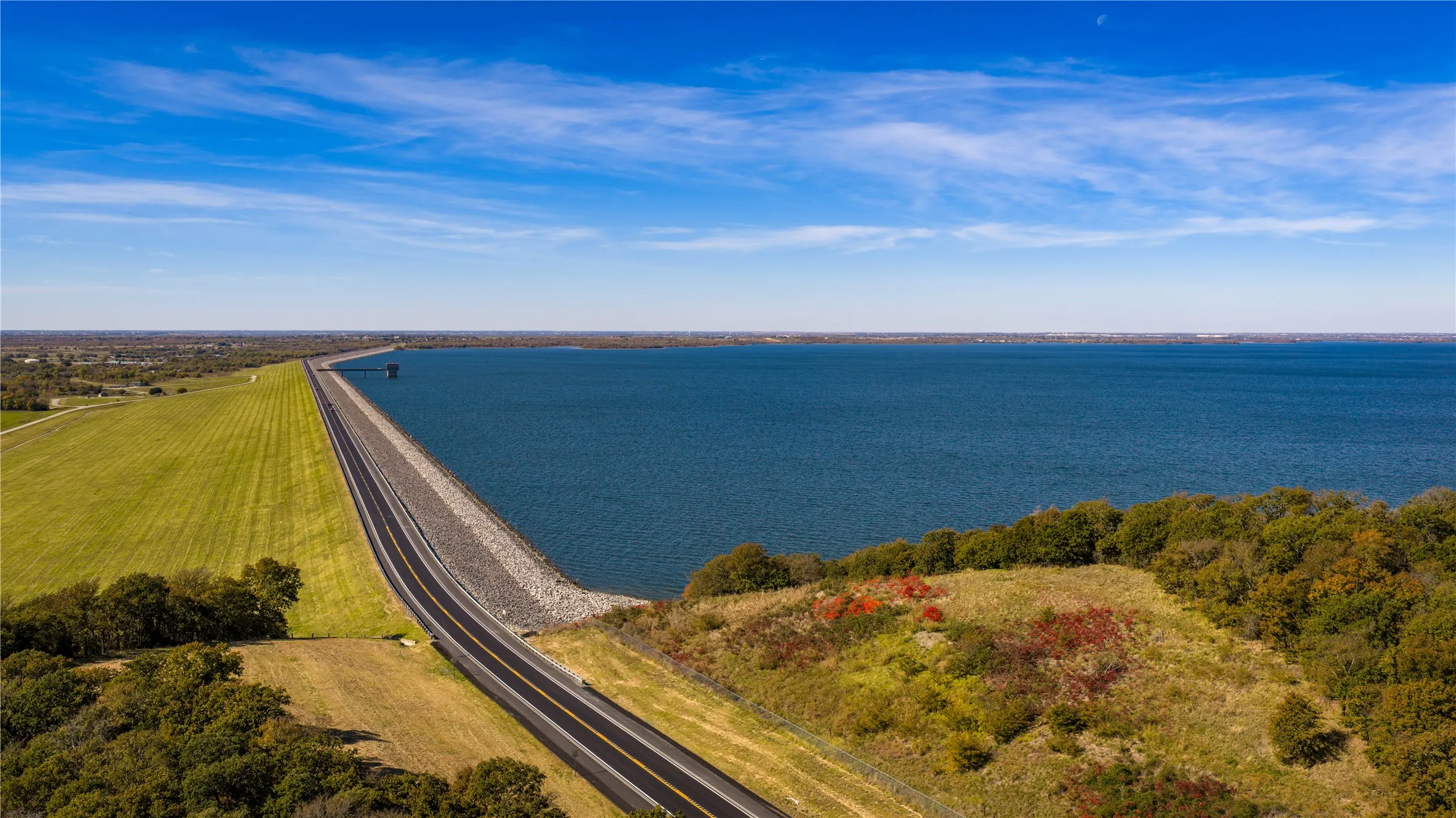 Single Family Residence For Sale in Cooke County , 1210A County Road 232, Collinsville, Texas 76233, 4 Bedroom, 4 Bathroom, Garage spaces, 2,795 Sqft, built in 2005, Price $6,000,000, mls#21359968, Real Estate Agent in Collinsville, Homes For Sale in Cooke county, Homes For Sale in Collinsville, Realtor in Collinsville Texas, Real Estate Brokerage Independent Realty Texas, Luminita Cordes Realtor