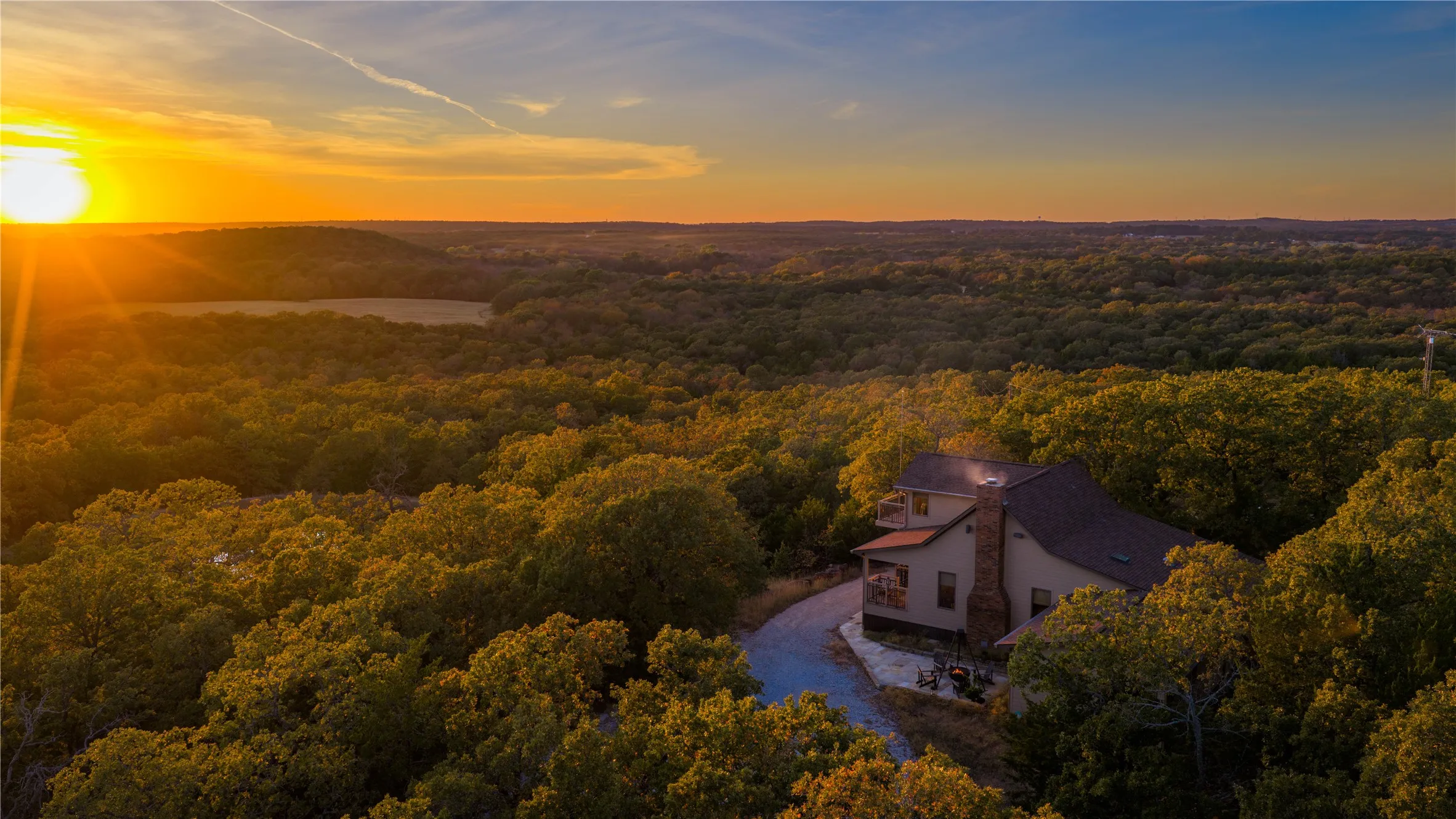 Single Family Residence For Sale in Cooke County , 1210A County Road 232, Collinsville, Texas 76233, 4 Bedroom, 4 Bathroom, Garage spaces, 2,795 Sqft, built in 2005, Price $6,000,000, mls#21359968, Real Estate Agent in Collinsville, Homes For Sale in Cooke county, Homes For Sale in Collinsville, Realtor in Collinsville Texas, Real Estate Brokerage Independent Realty Texas, Luminita Cordes Realtor