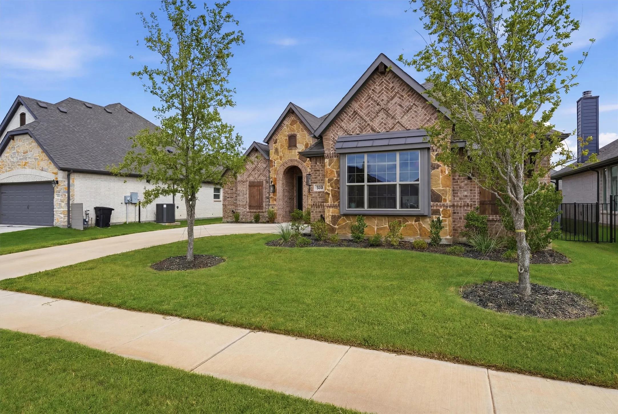 Single Family Residence For Rent in Hood County , 313 Bowrider Lane, Granbury, Texas 76049, 3 Bedroom, 2 Bathroom, 2 Garage spaces, 2,404 Sqft, built in 2024, mls#21360295, Real Estate Agent in Granbury, Homes For Rent in Hood county, Homes For Rent in Granbury, Realtor in Granbury Texas, Real Estate Brokerage Independent Realty Texas, Luminita Cordes Realtor