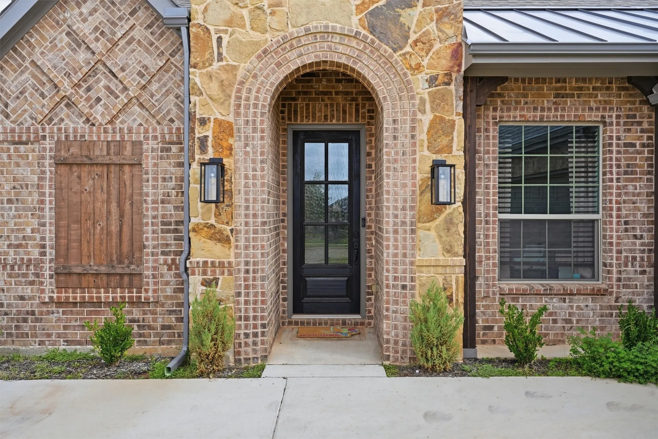 Single Family Residence For Rent in Hood County , 313 Bowrider Lane, Granbury, Texas 76049, 3 Bedroom, 2 Bathroom, 2 Garage spaces, 2,404 Sqft, built in 2024, mls#21360295, Real Estate Agent in Granbury, Homes For Rent in Hood county, Homes For Rent in Granbury, Realtor in Granbury Texas, Real Estate Brokerage Independent Realty Texas, Luminita Cordes Realtor