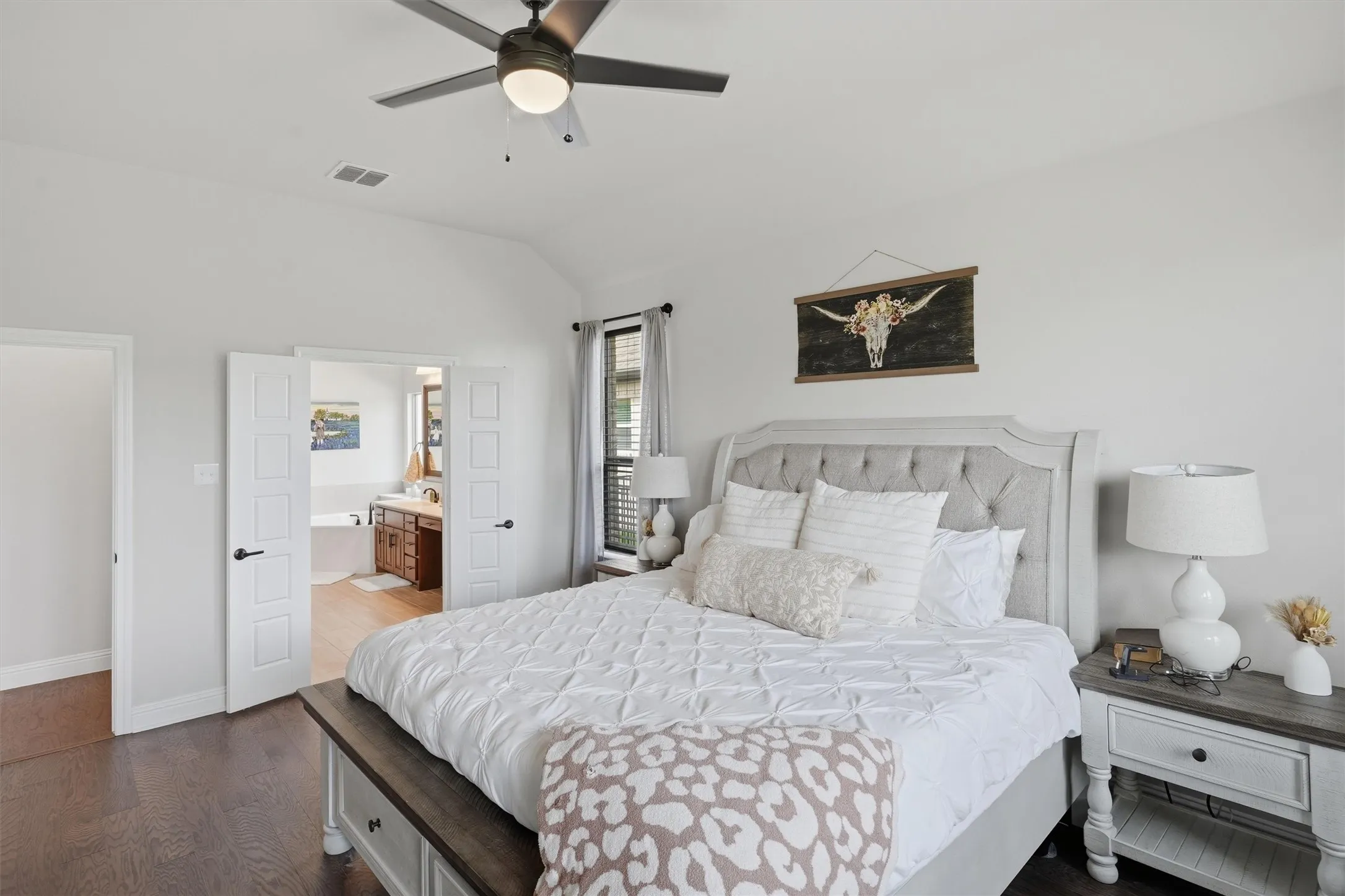 Single Family Residence For Rent in Hood County , 313 Bowrider Lane, Granbury, Texas 76049, 3 Bedroom, 2 Bathroom, 2 Garage spaces, 2,404 Sqft, built in 2024, mls#21360295, Real Estate Agent in Granbury, Homes For Rent in Hood county, Homes For Rent in Granbury, Realtor in Granbury Texas, Real Estate Brokerage Independent Realty Texas, Luminita Cordes Realtor