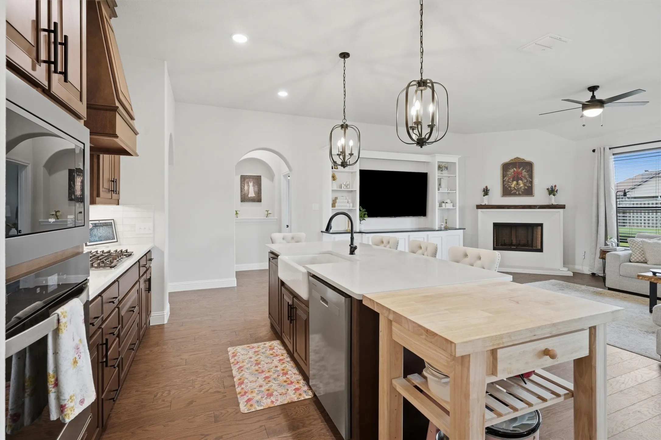 Single Family Residence For Rent in Hood County , 313 Bowrider Lane, Granbury, Texas 76049, 3 Bedroom, 2 Bathroom, 2 Garage spaces, 2,404 Sqft, built in 2024, mls#21360295, Real Estate Agent in Granbury, Homes For Rent in Hood county, Homes For Rent in Granbury, Realtor in Granbury Texas, Real Estate Brokerage Independent Realty Texas, Luminita Cordes Realtor