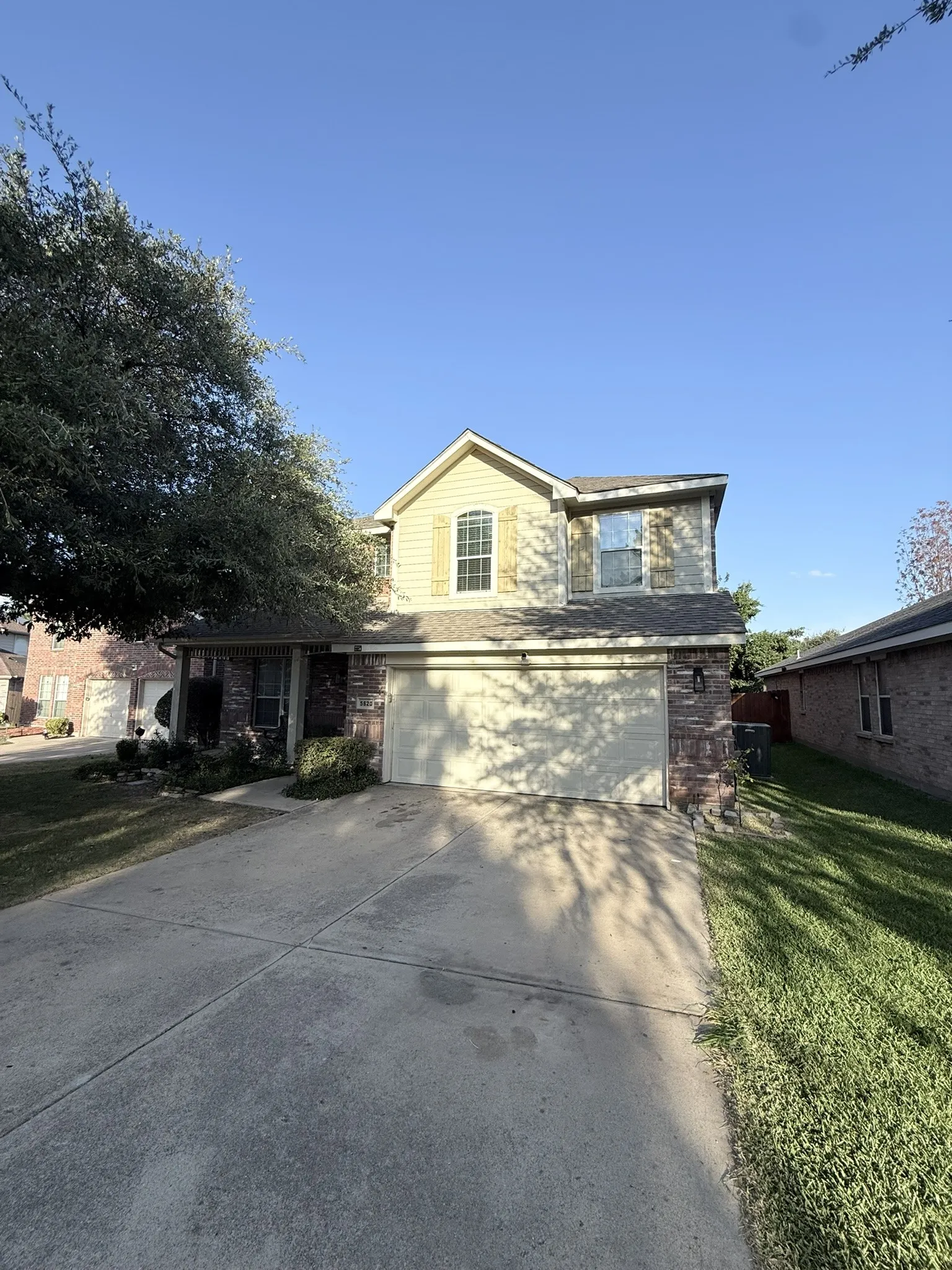 Single Family Residence For Sale in Tarrant County , 5620 Blanca Court, Fort Worth, Texas 76179, 4 Bedroom, 3 Bathroom, 2 Garage spaces, 2,334 Sqft, built in 2004, mls#21358989, Real Estate Agent in Fort Worth, Homes For Sale in Tarrant county, Homes For Sale in Fort Worth, Realtor in Fort Worth Texas, Real Estate Brokerage Independent Realty Texas, Luminita Cordes Realtor