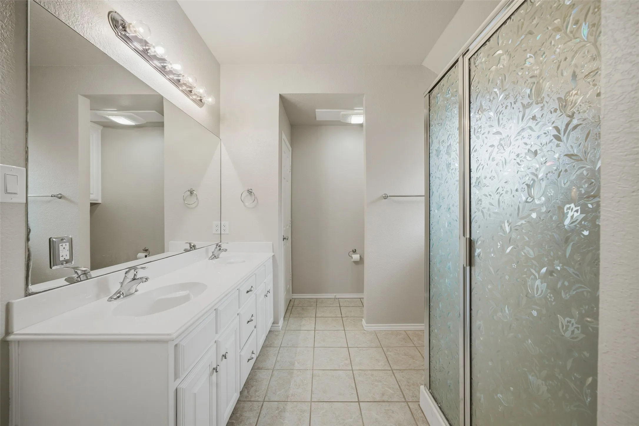 Single Family Residence For Sale in Denton County , 217 Quail Run, Aubrey, Texas 76227, 3 Bedroom, 2 Bathroom, 2 Garage spaces, 1,552 Sqft, built in 2004, mls#21360300, Real Estate Agent in Aubrey, Homes For Sale in Denton county, Homes For Sale in Aubrey, Realtor in Aubrey Texas, Real Estate Brokerage Independent Realty Texas, Luminita Cordes Realtor