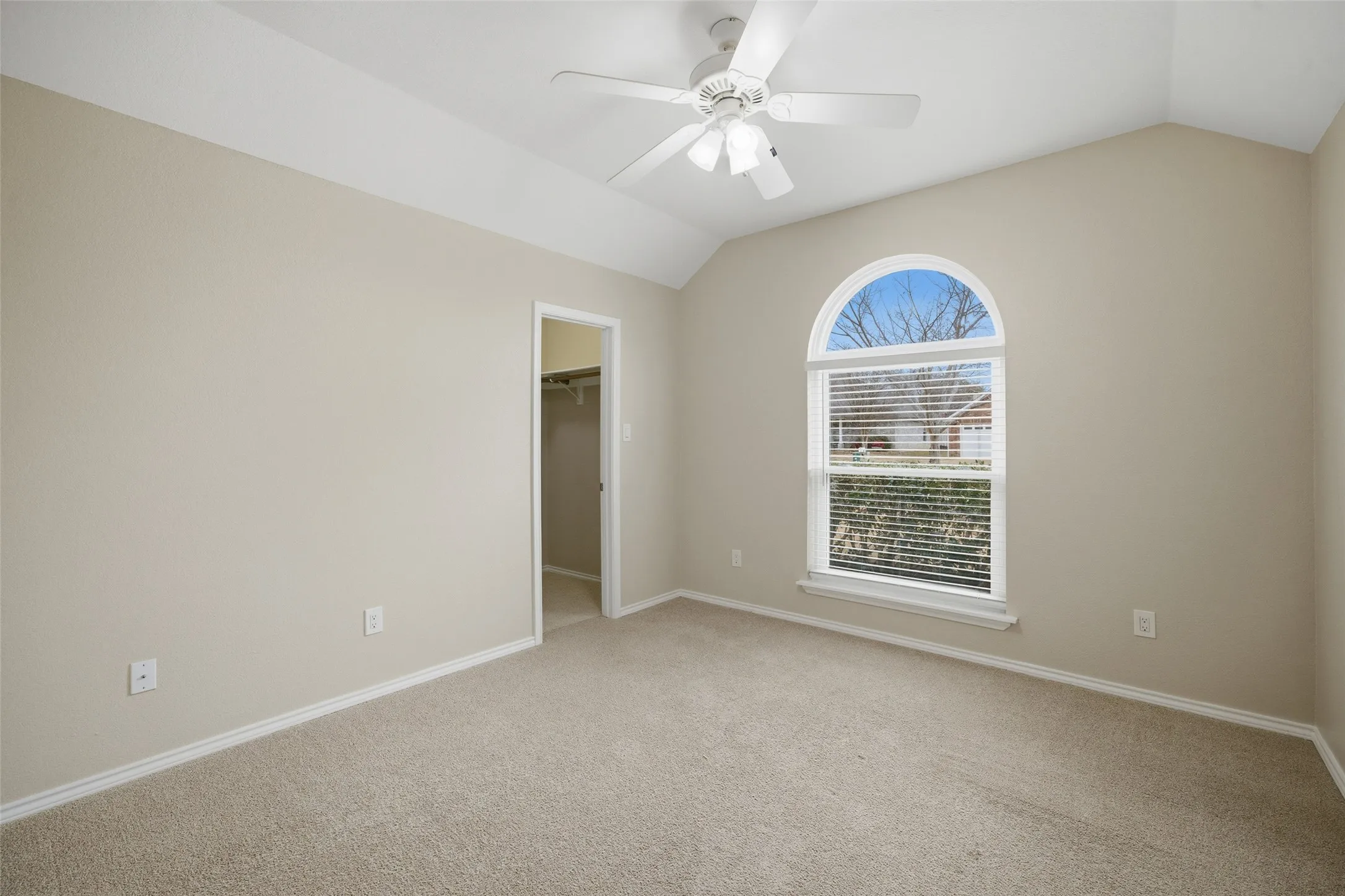 Single Family Residence For Sale in Denton County , 217 Quail Run, Aubrey, Texas 76227, 3 Bedroom, 2 Bathroom, 2 Garage spaces, 1,552 Sqft, built in 2004, mls#21360300, Real Estate Agent in Aubrey, Homes For Sale in Denton county, Homes For Sale in Aubrey, Realtor in Aubrey Texas, Real Estate Brokerage Independent Realty Texas, Luminita Cordes Realtor