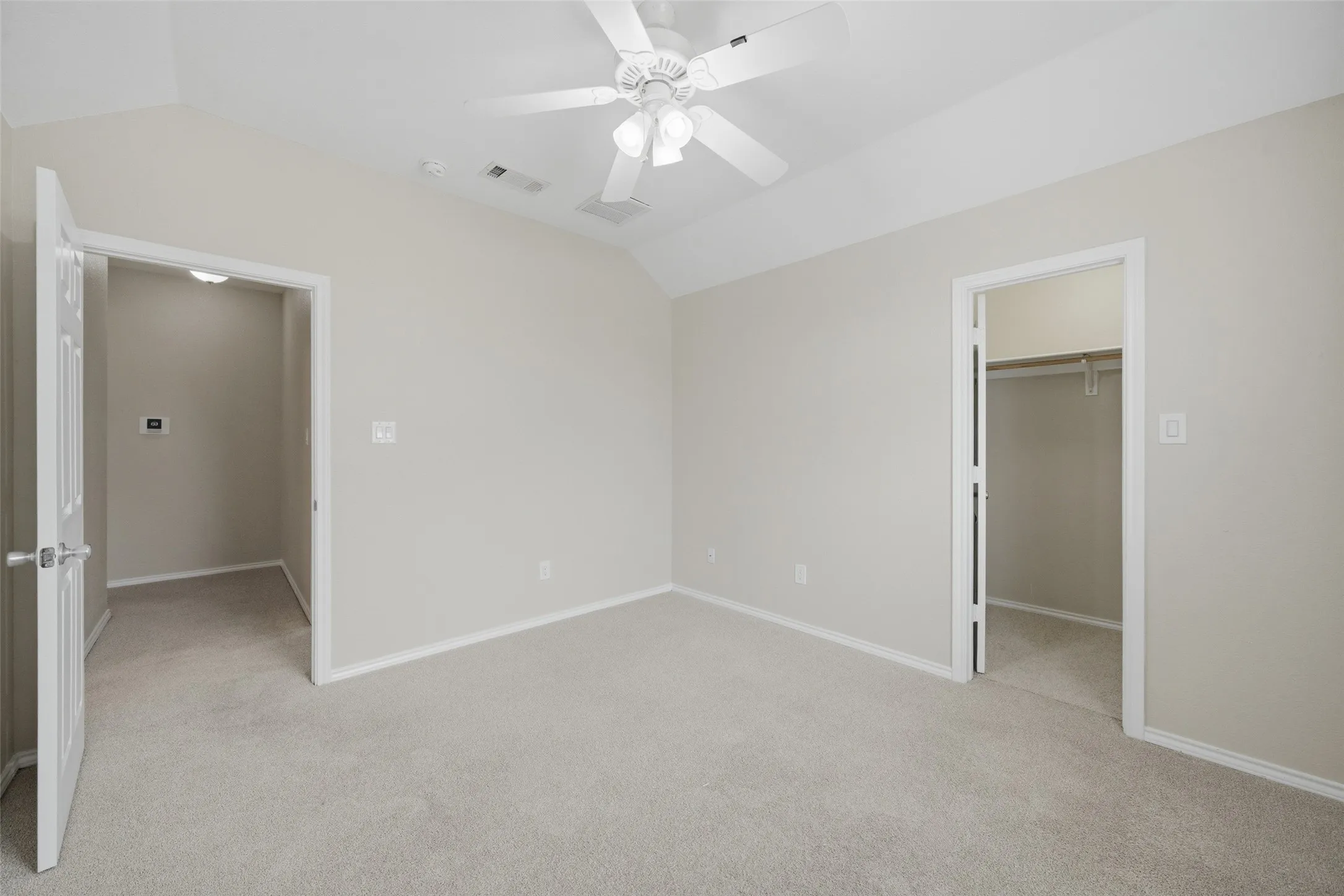 Single Family Residence For Sale in Denton County , 217 Quail Run, Aubrey, Texas 76227, 3 Bedroom, 2 Bathroom, 2 Garage spaces, 1,552 Sqft, built in 2004, mls#21360300, Real Estate Agent in Aubrey, Homes For Sale in Denton county, Homes For Sale in Aubrey, Realtor in Aubrey Texas, Real Estate Brokerage Independent Realty Texas, Luminita Cordes Realtor